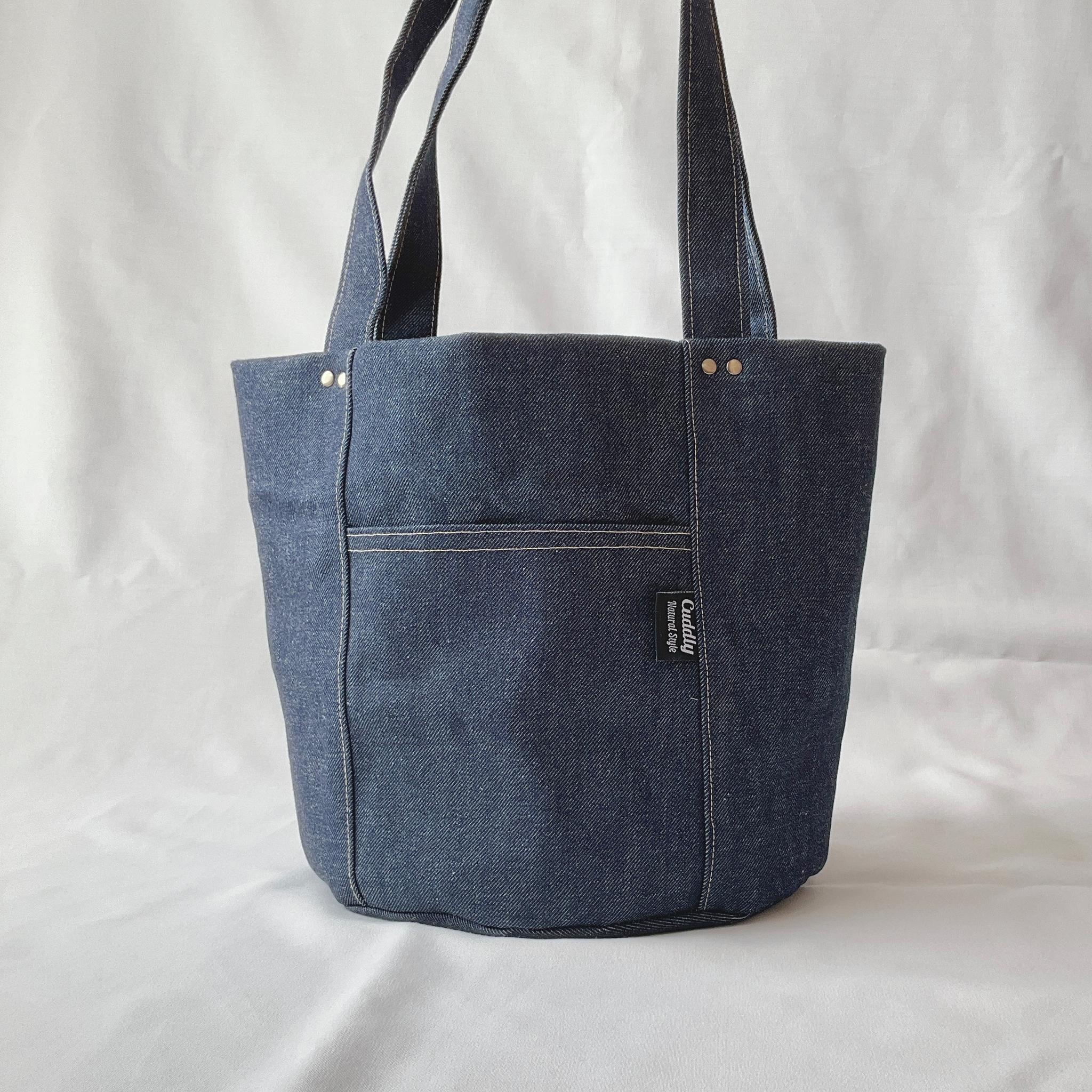 ポケットいっぱいのオーバルトート　ショルダータイプ　　デニム　インディゴブルー1枚目の画像