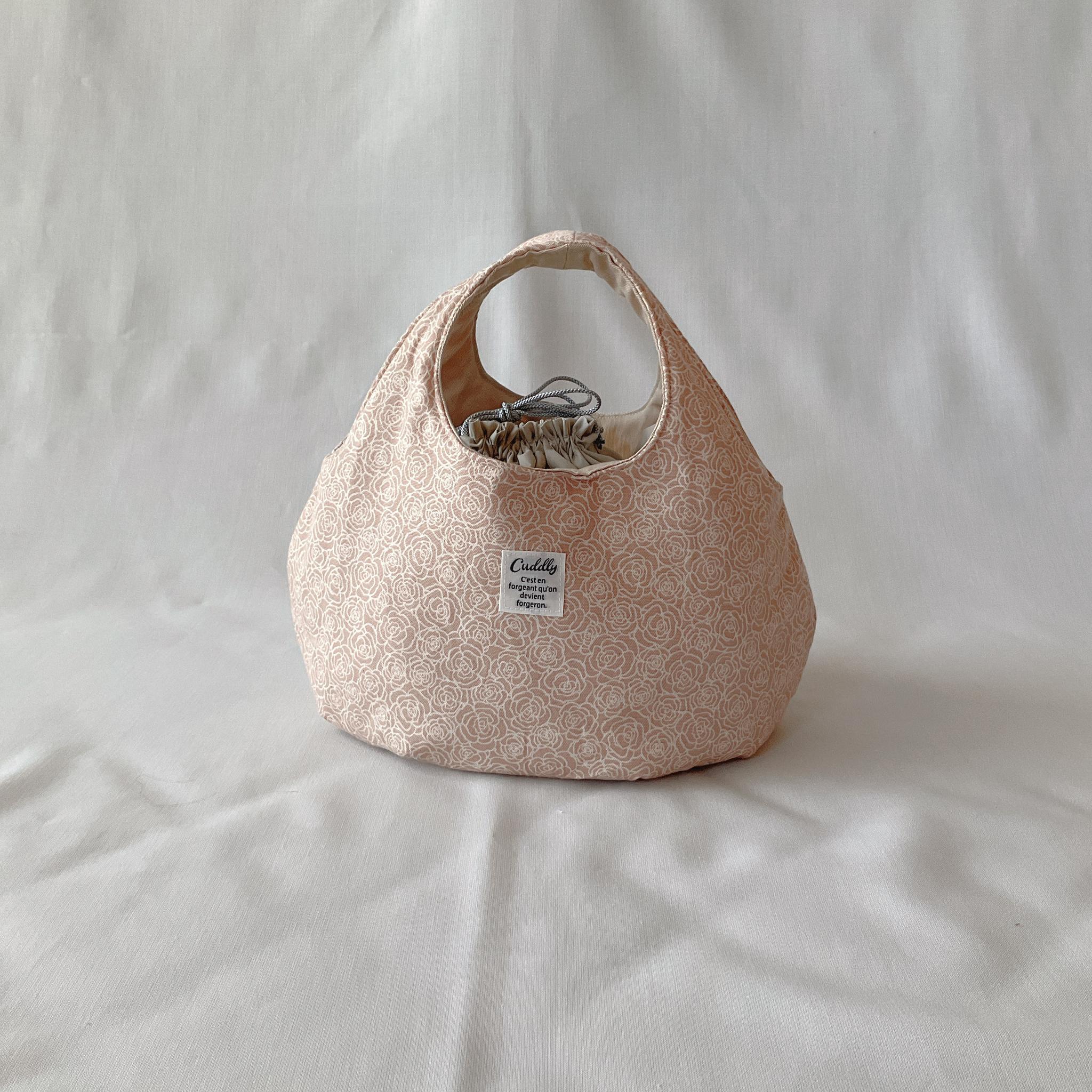 中身が見えないのが嬉しい　ローズ柄の小さなころりんバッグ | 2枚目