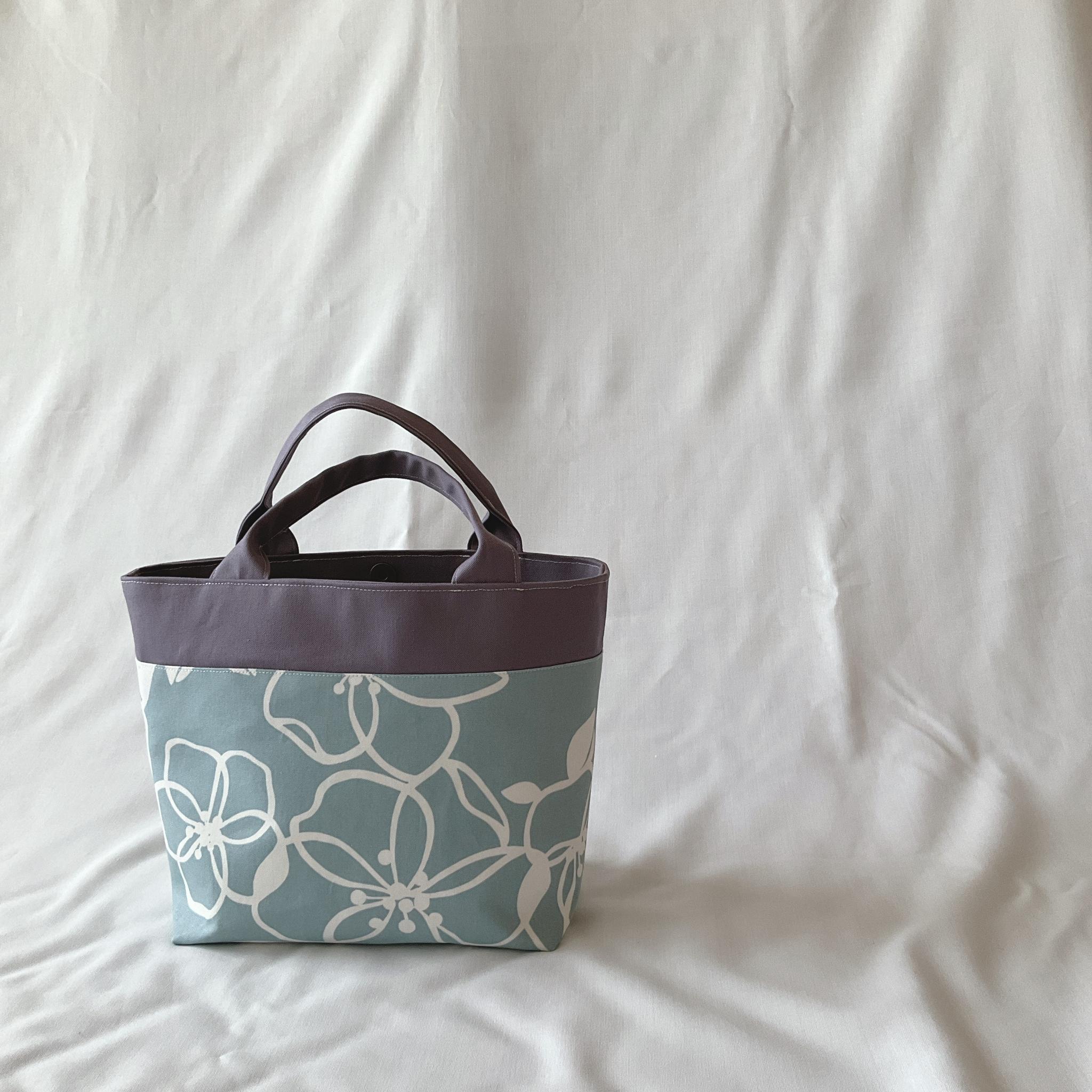 １点もの　マチたっぷりでポケット多めA5サイズトートバッグ | 2枚目