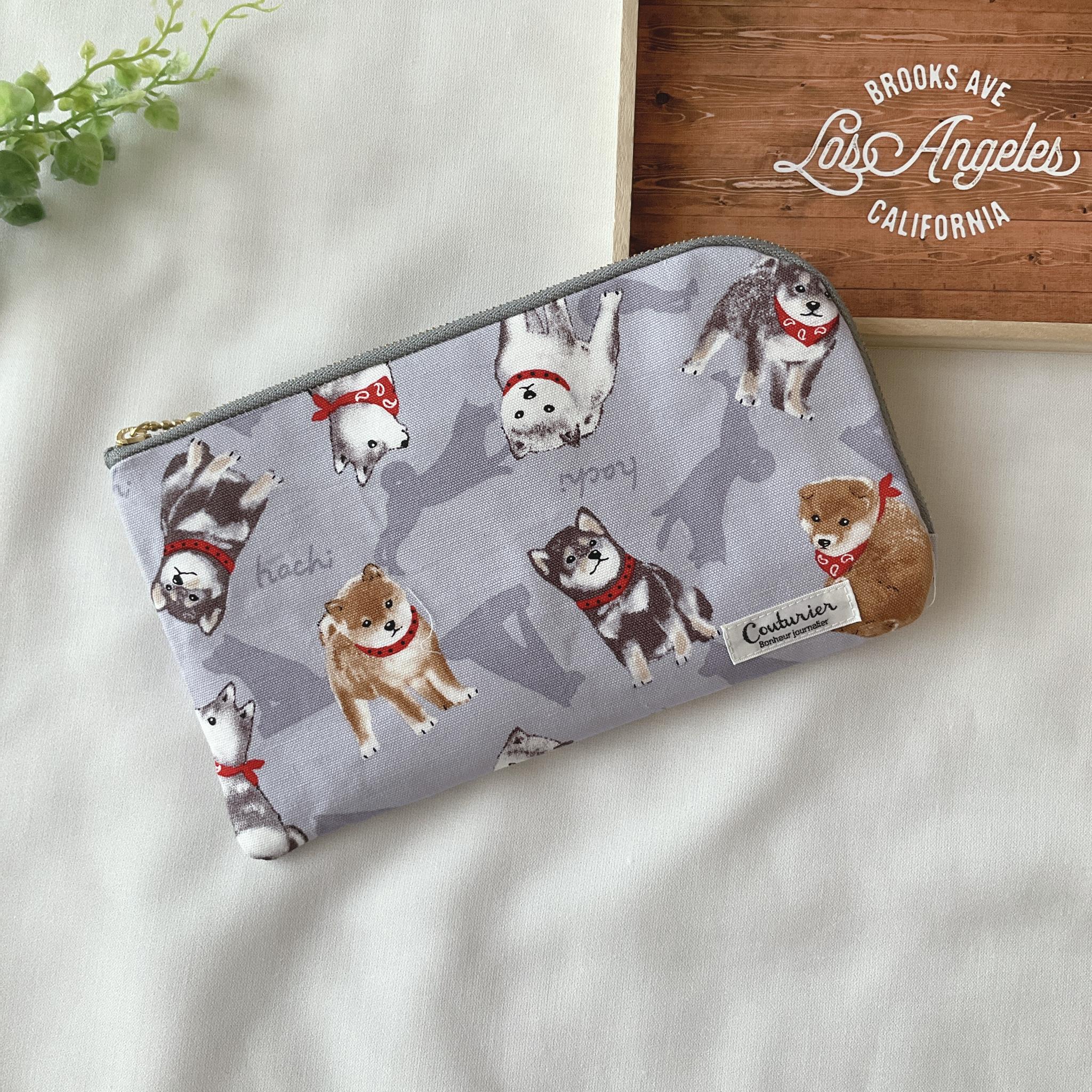 お薬手帳が入るL字ファスナーのポーチ お薬手帳 通帳ケース フラットポーチ マスクポーチ 犬 いぬ