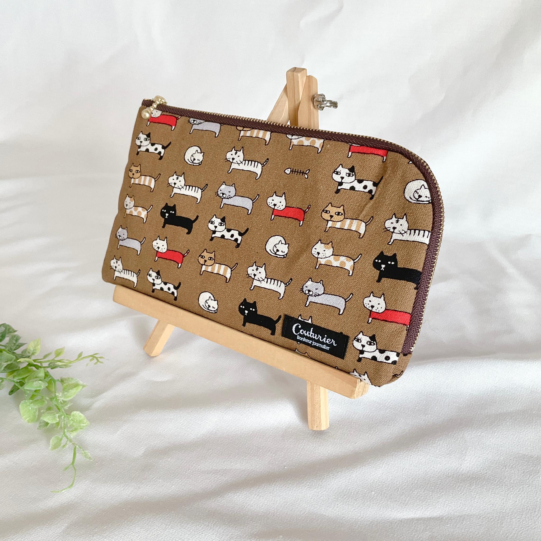 お薬手帳が入るL字ファスナーのポーチ お薬手帳 通帳ケース フラットポーチ ねこ柄 猫 | 2枚目