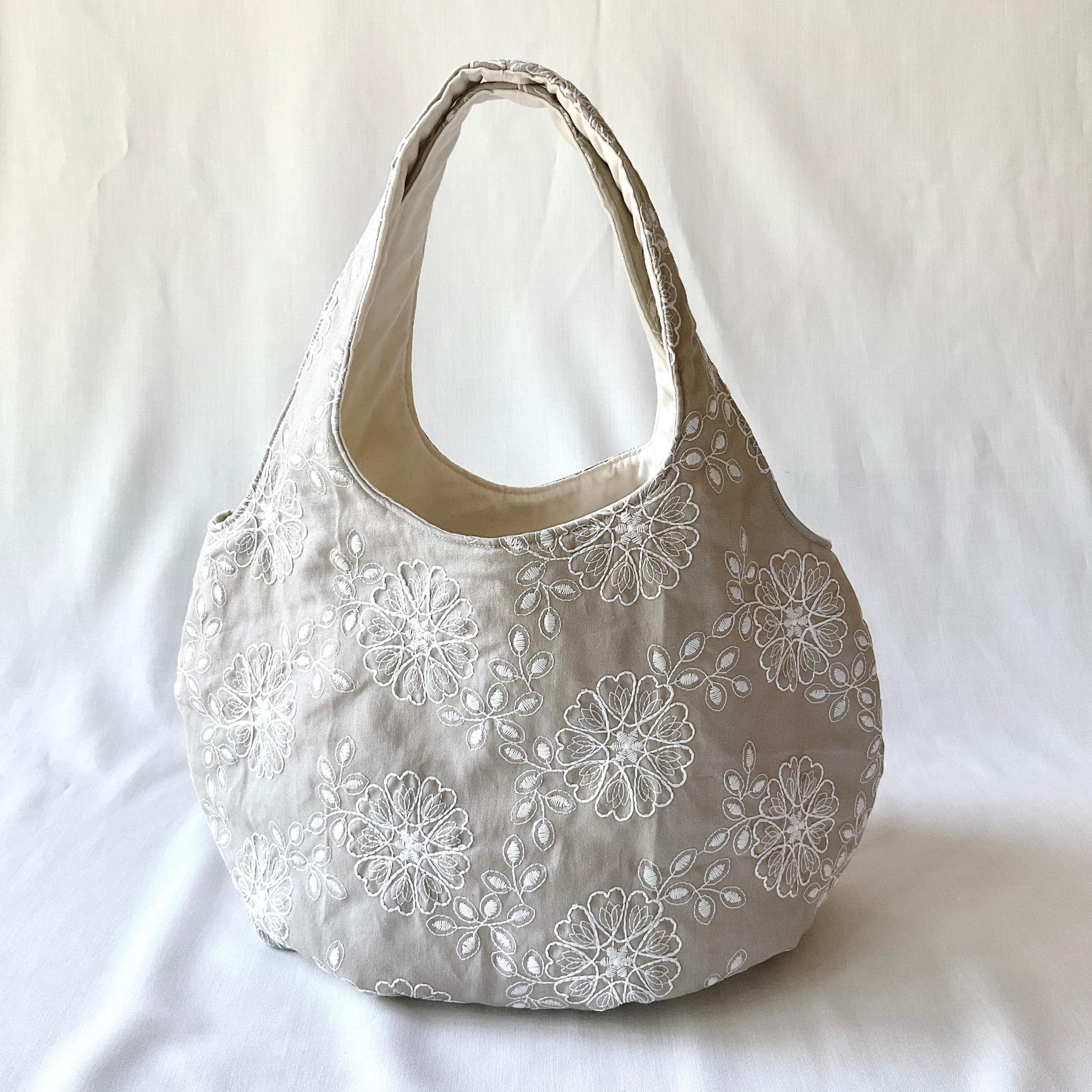 1点もの！ ころりんバッグ　Ｌサイズ　ショルダー　トートバッグ　　ざっくり　軽い　大容量　刺繍