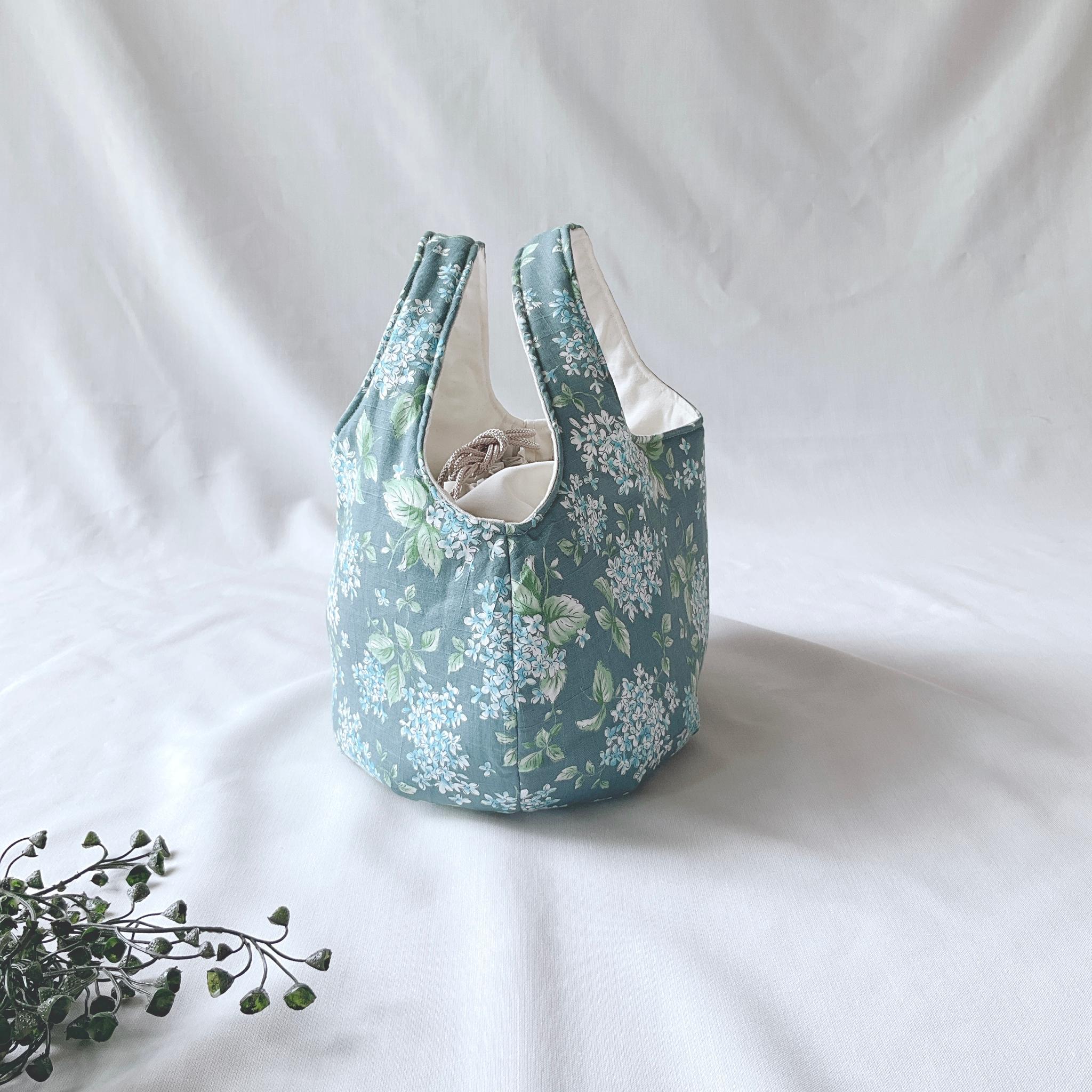 花柄の小さなころりんバッグ　Sサイズ　中身が見えないのが嬉しい | 4枚目