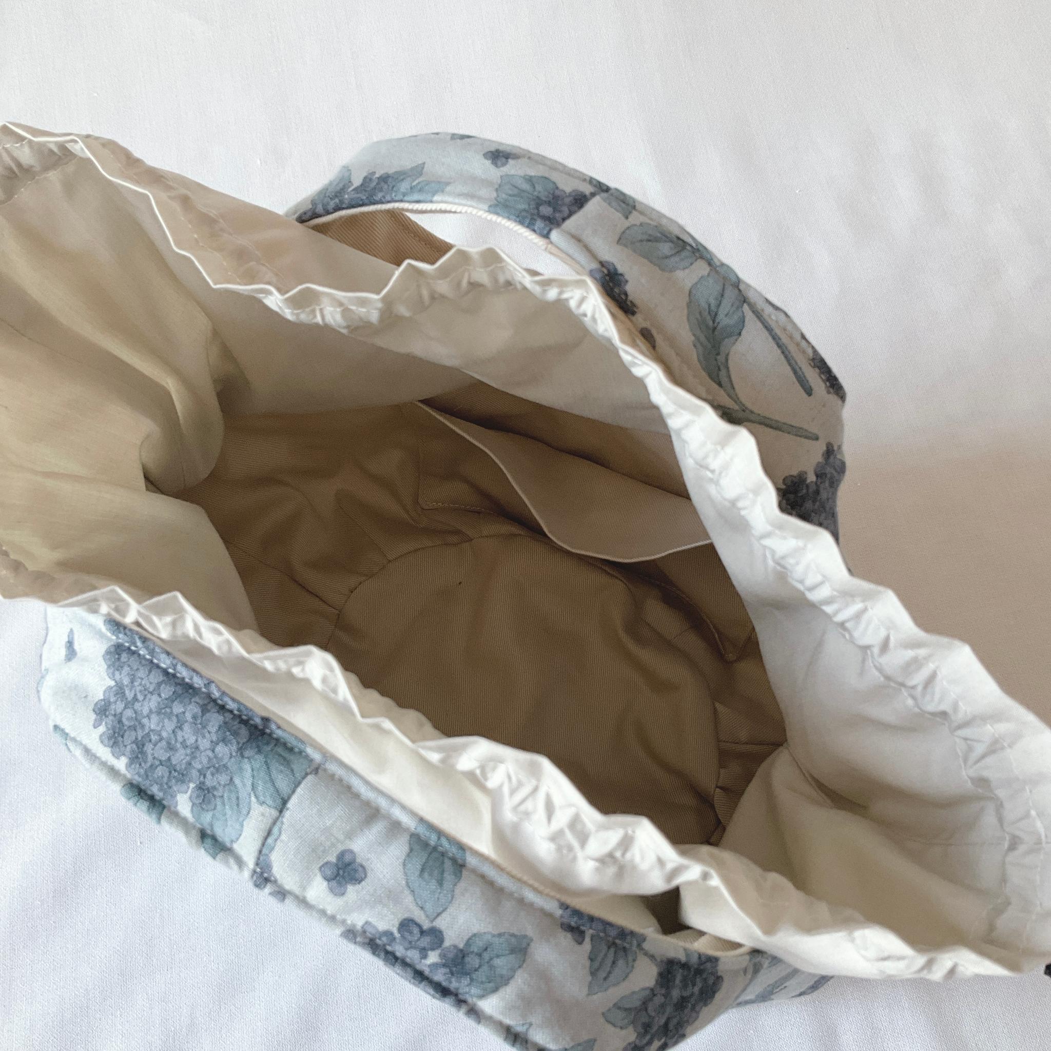 花柄刺繍の小さなころりんバッグ　Sサイズ　ブラック　中身が見えないのが嬉しい | 13枚目