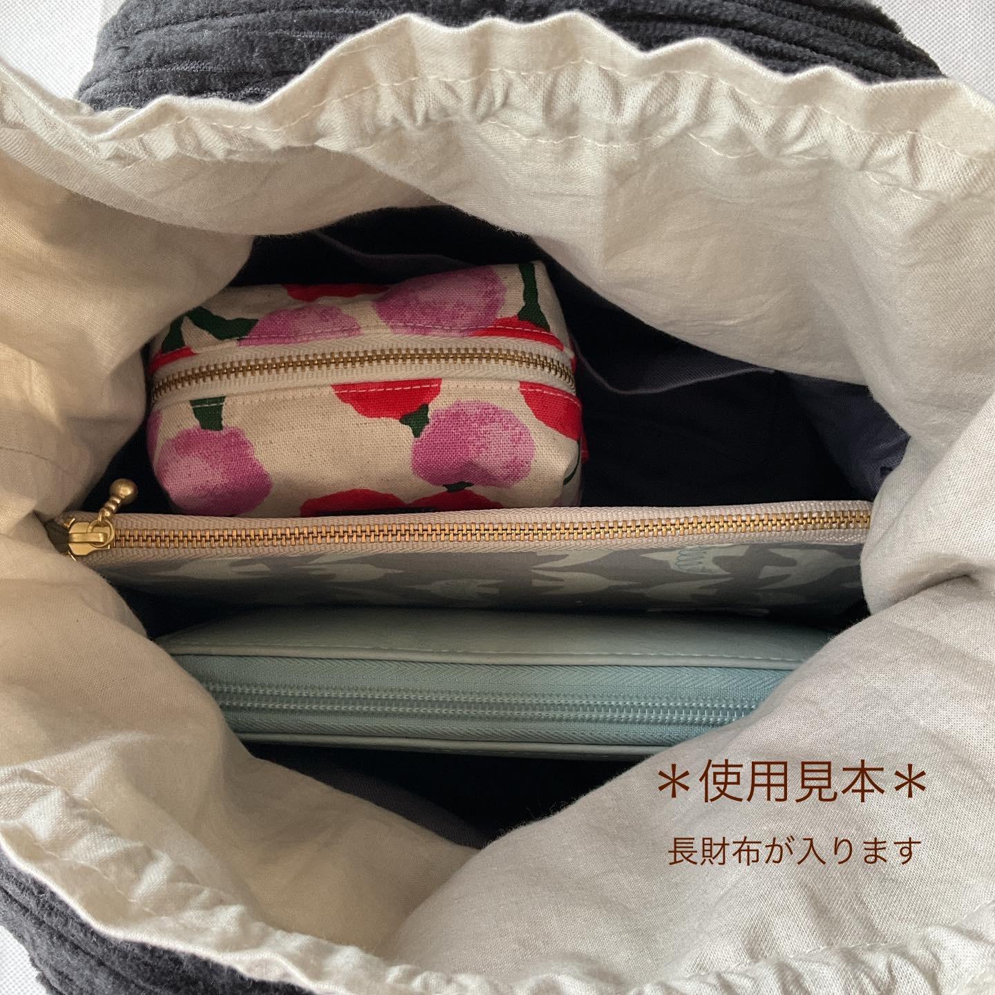 花柄刺繍の小さなころりんバッグ　Sサイズ　ブラック　中身が見えないのが嬉しい | 12枚目