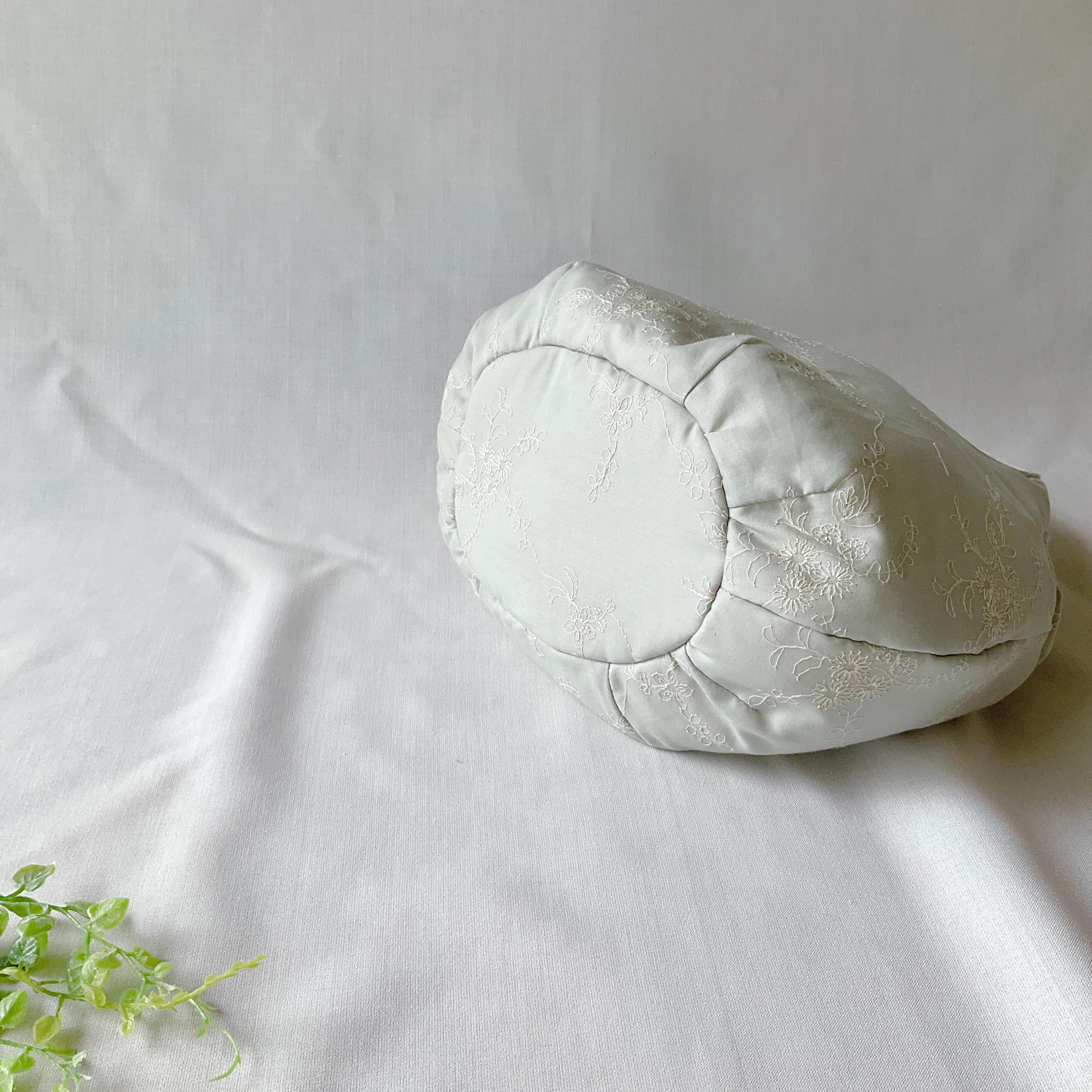 花柄刺繍の小さなころりんバッグ　Sサイズ　中身が見えないのが嬉しい | 6枚目