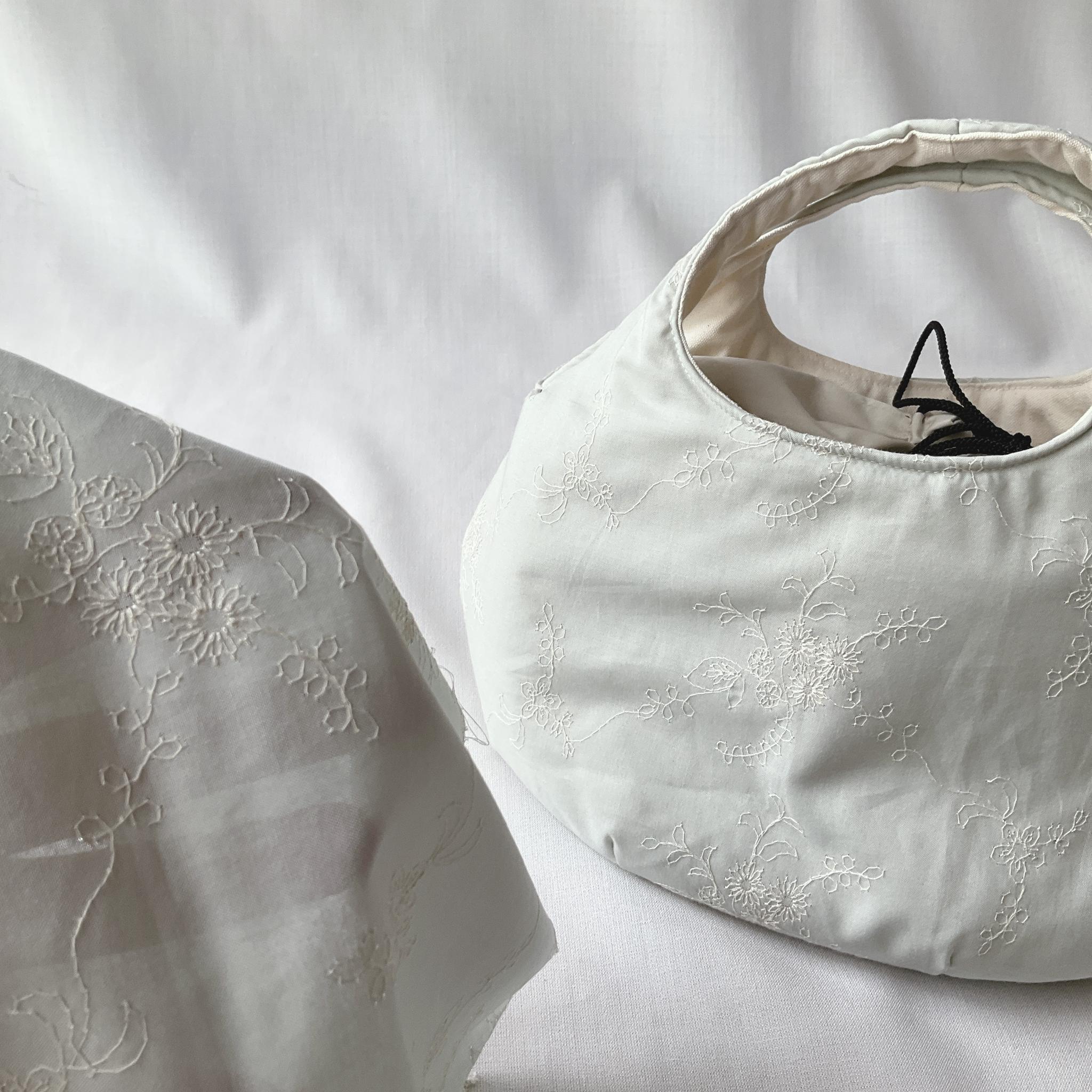 花柄刺繍の小さなころりんバッグ　Sサイズ　中身が見えないのが嬉しい | 8枚目