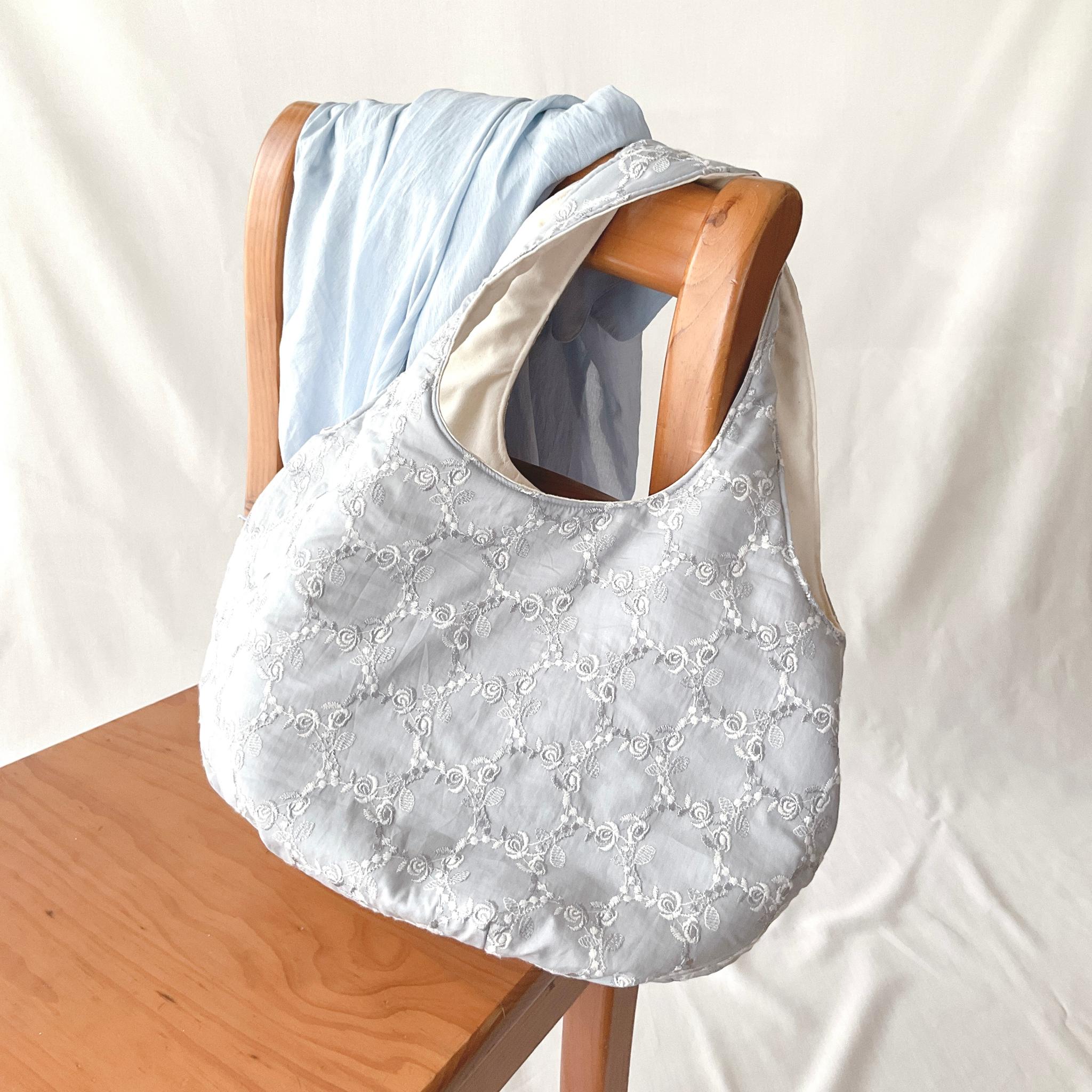 自立する花柄刺繍のころりんバッグ　Lサイズ｜毎日使いたくなる軽さと形 | 6枚目