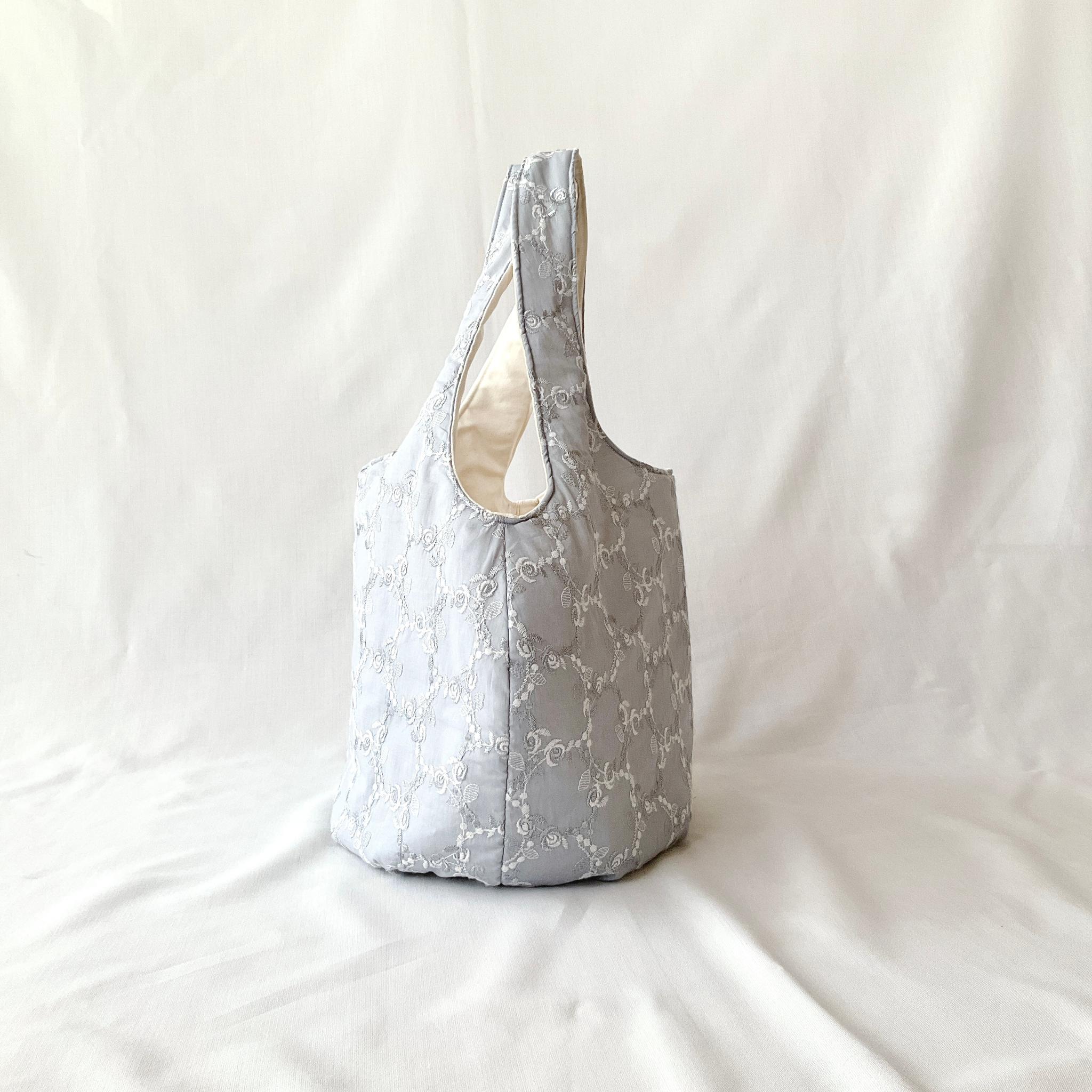 自立する花柄刺繍のころりんバッグ　Lサイズ｜毎日使いたくなる軽さと形 | 7枚目