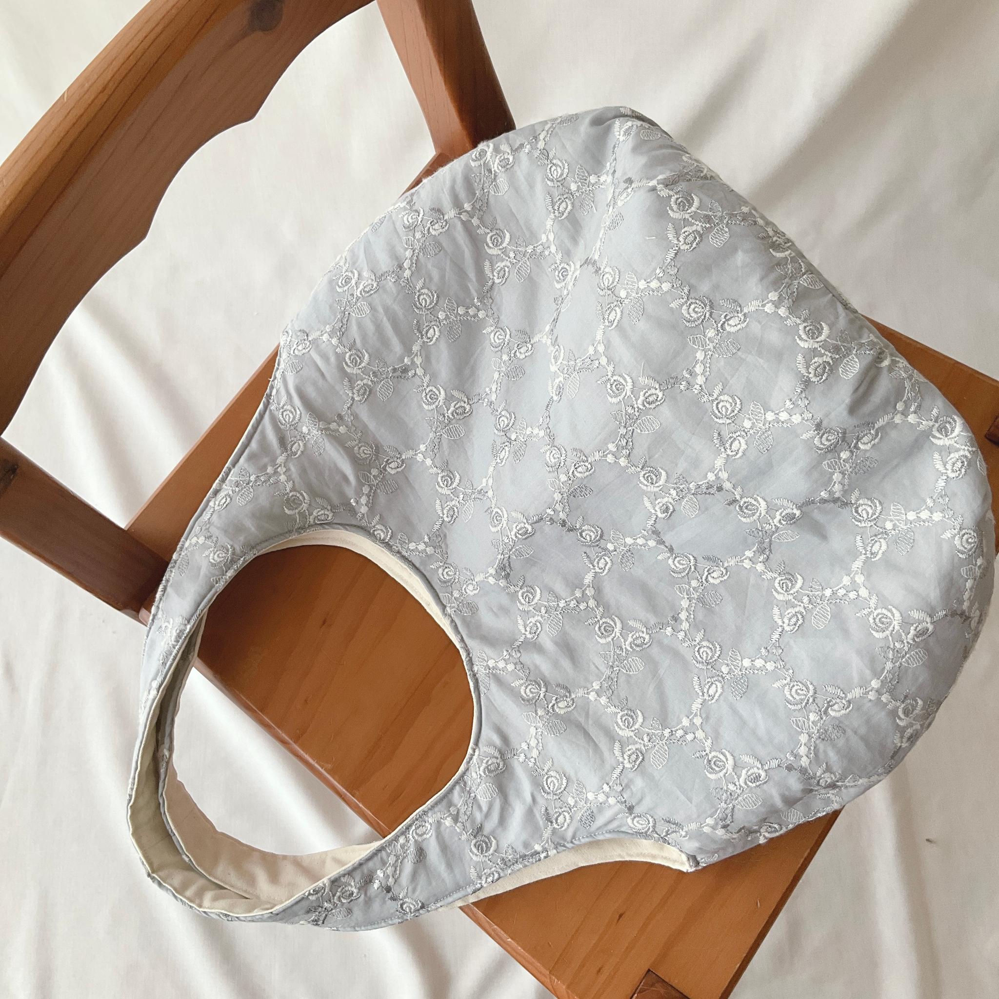 自立する花柄刺繍のころりんバッグ　Lサイズ｜毎日使いたくなる軽さと形 | 8枚目