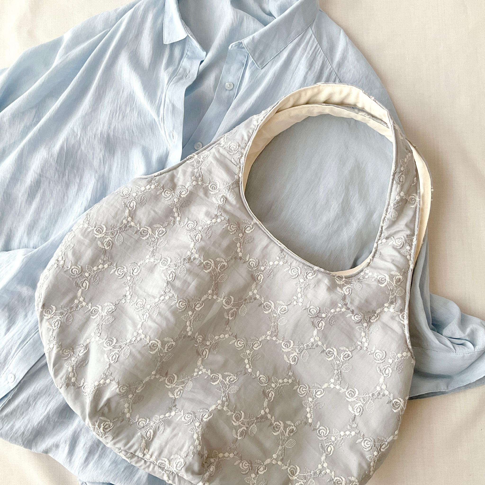 自立する花柄刺繍のころりんバッグ　Lサイズ｜毎日使いたくなる軽さと形 | 11枚目