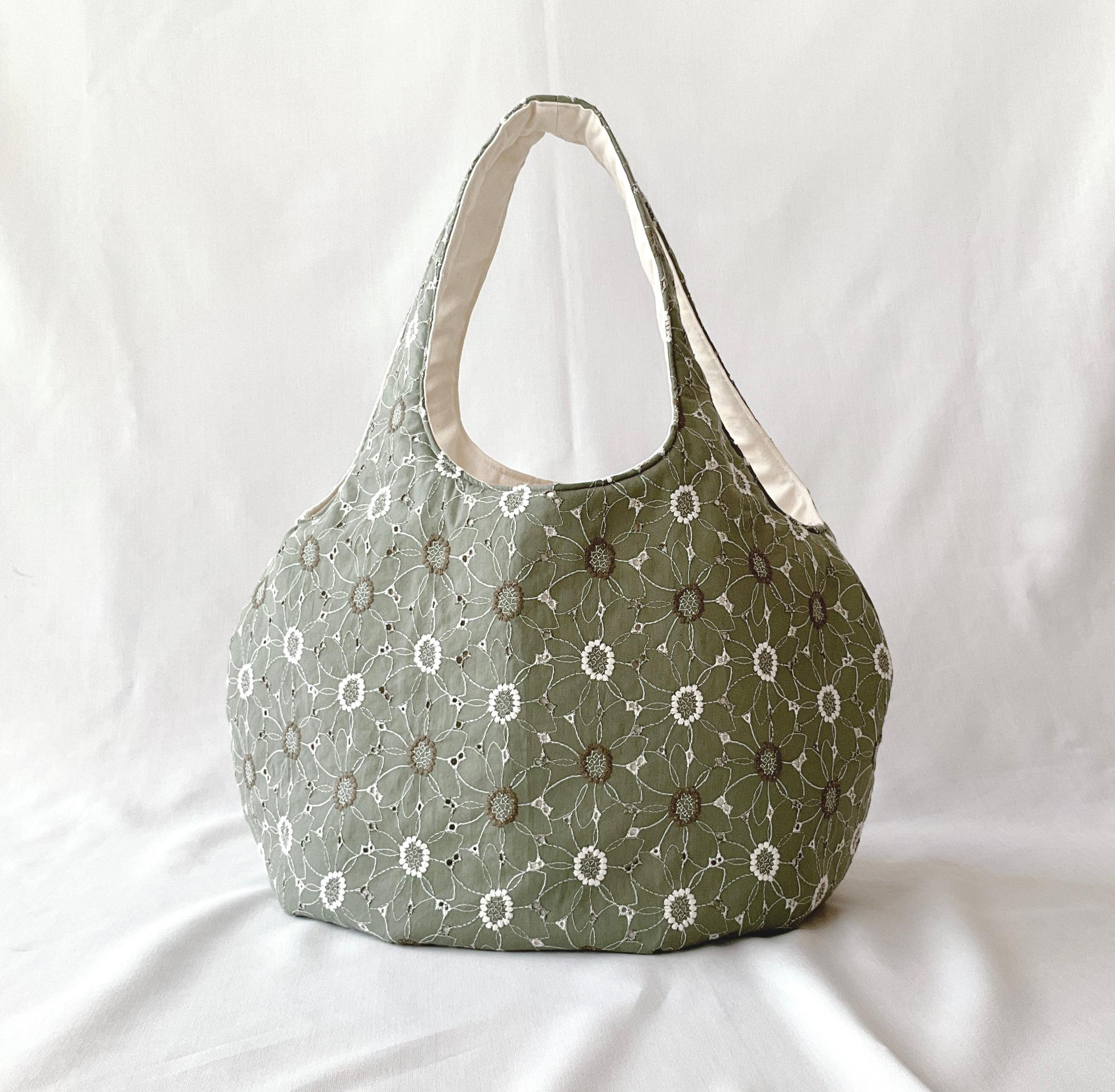 自立する花柄刺繍のころりんバッグ　Lサイズ｜毎日使いたくなる軽さと形 | 2枚目