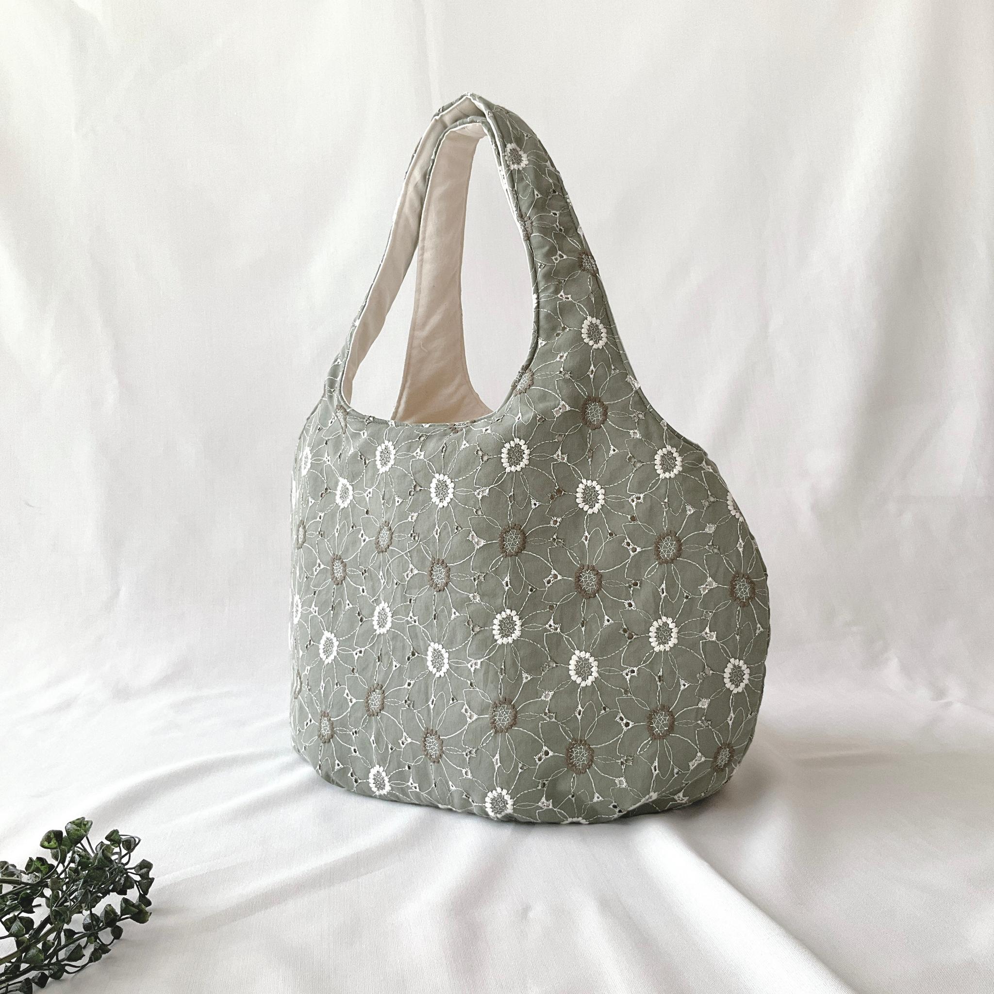 自立する花柄刺繍のころりんバッグ　Lサイズ｜毎日使いたくなる軽さと形 | 7枚目