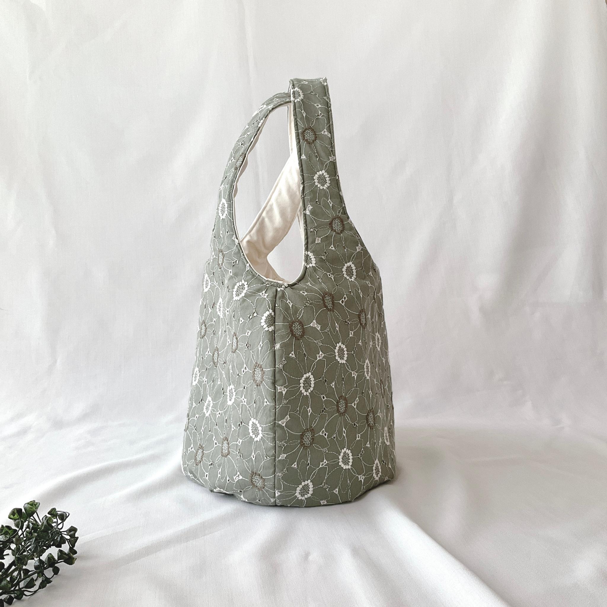 自立する花柄刺繍のころりんバッグ　Lサイズ｜毎日使いたくなる軽さと形 | 8枚目