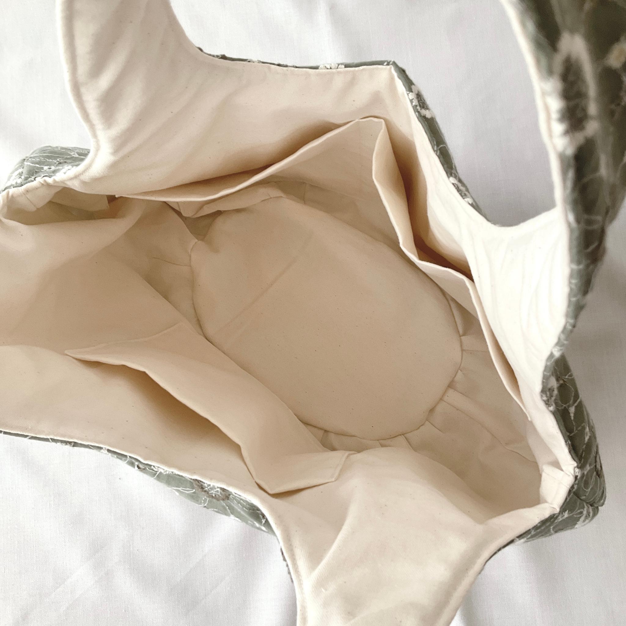 自立する花柄刺繍のころりんバッグ　Lサイズ｜毎日使いたくなる軽さと形 | 11枚目