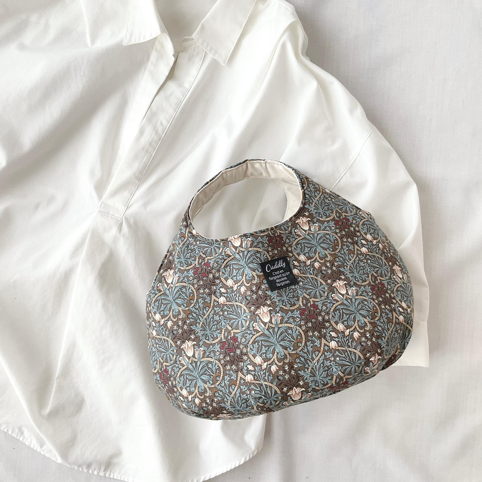 花柄の小さなころりんバッグ　Sサイズ　中身が見えないのが嬉しい | 4枚目