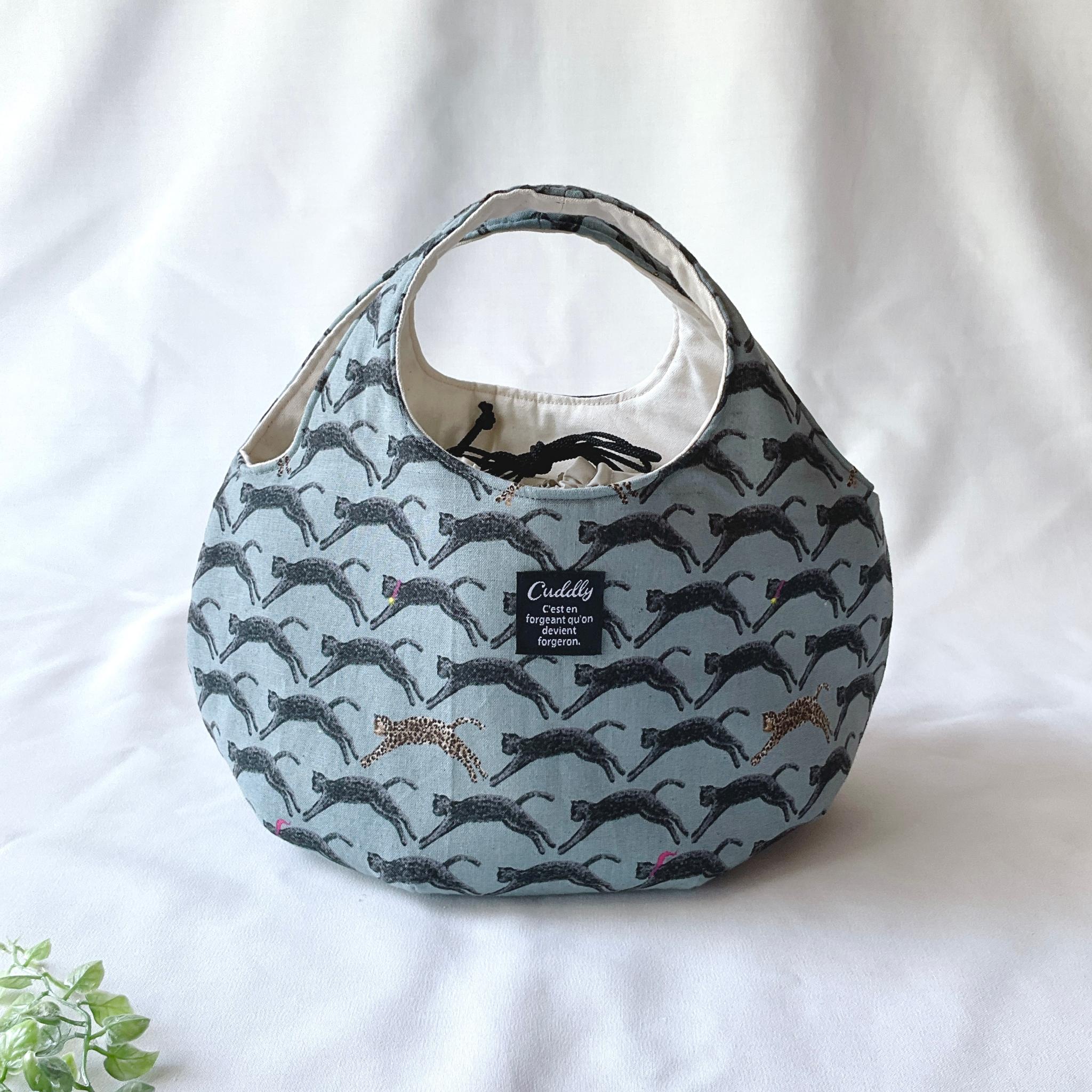 ヒョウ柄の小さなころりんバッグ　Sサイズ　ブルー　中身が見えないのが嬉しい | 2枚目