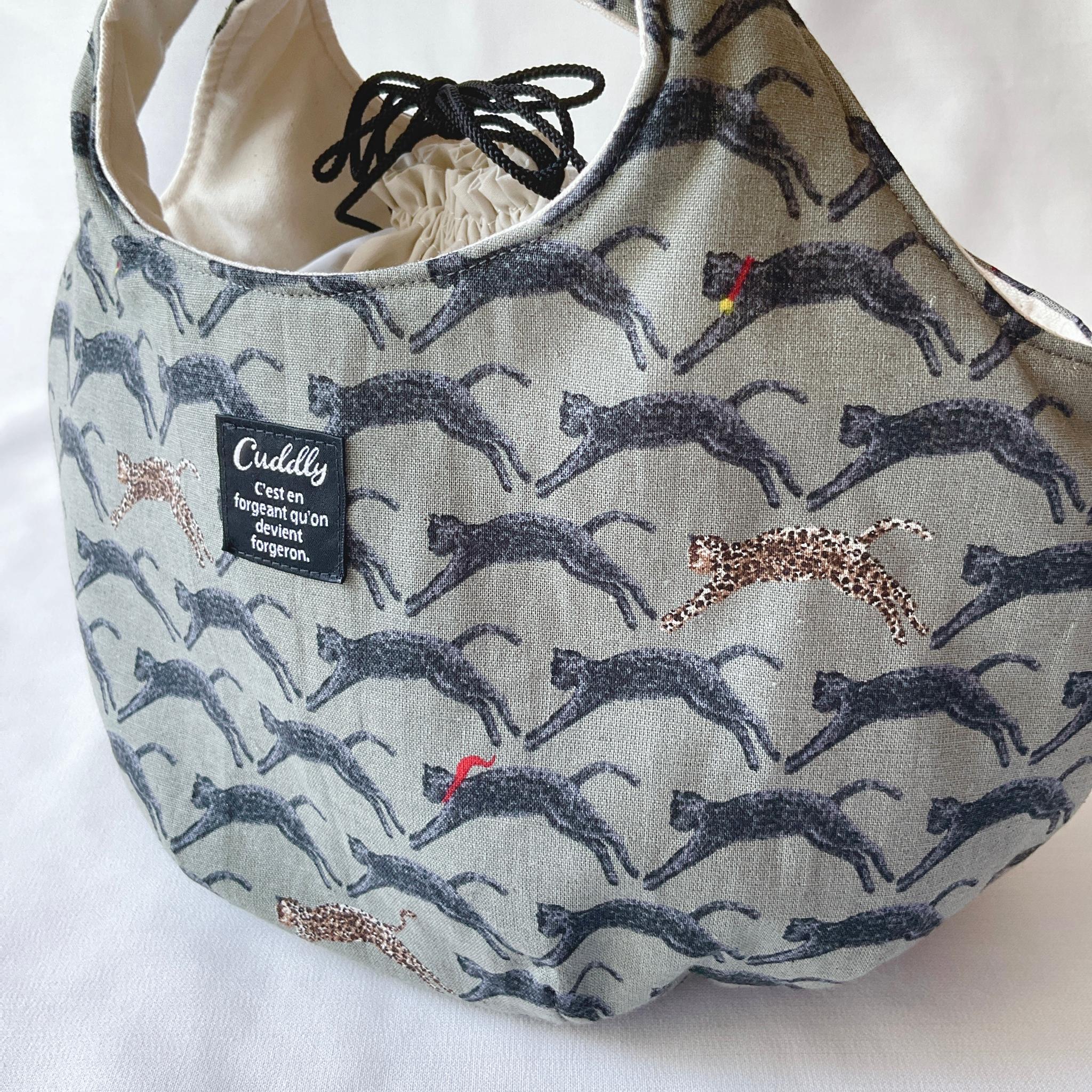 ヒョウ柄の小さなころりんバッグ　Sサイズ　グリーン　中身が見えないのが嬉しい | 8枚目