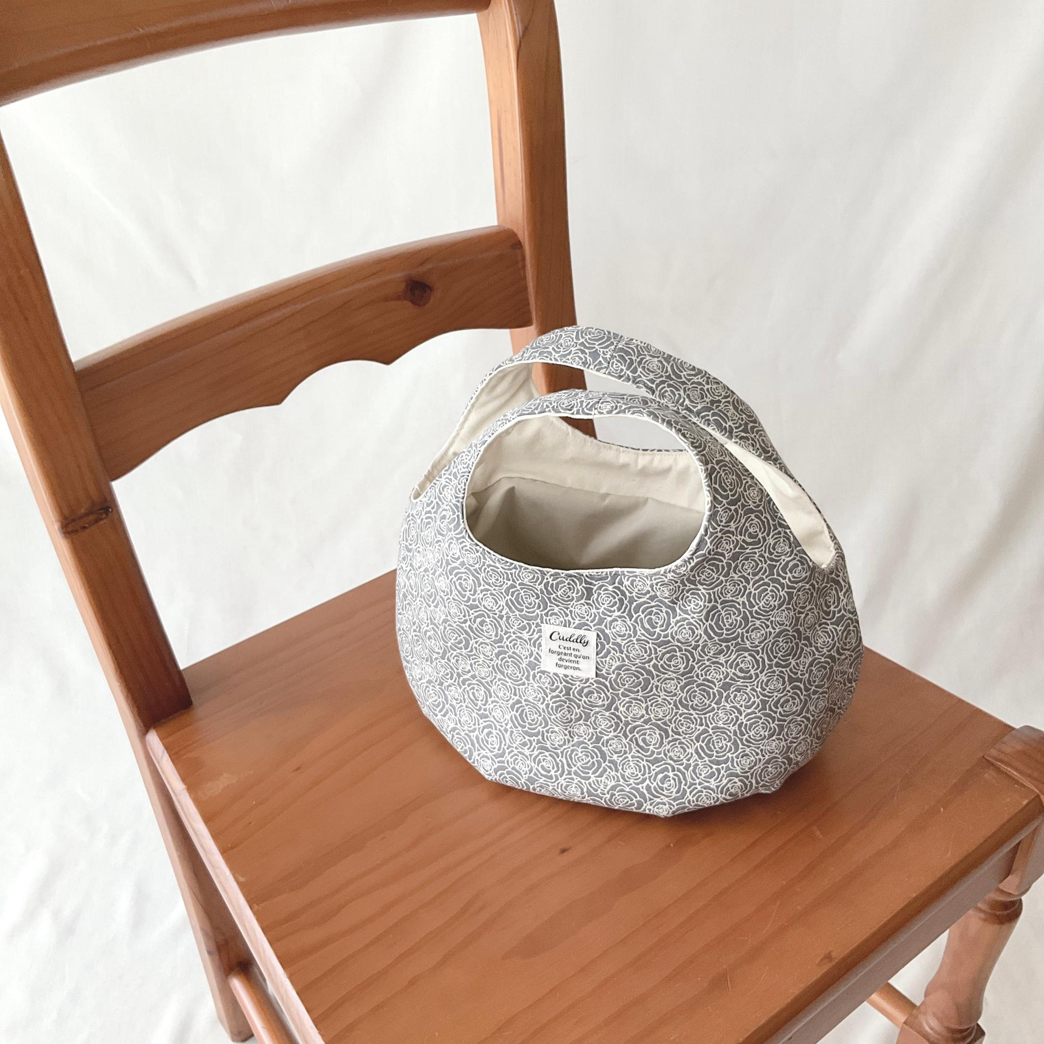 花柄の小さなころりんバッグ　Sサイズ　中身が見えないのが嬉しい | 3枚目