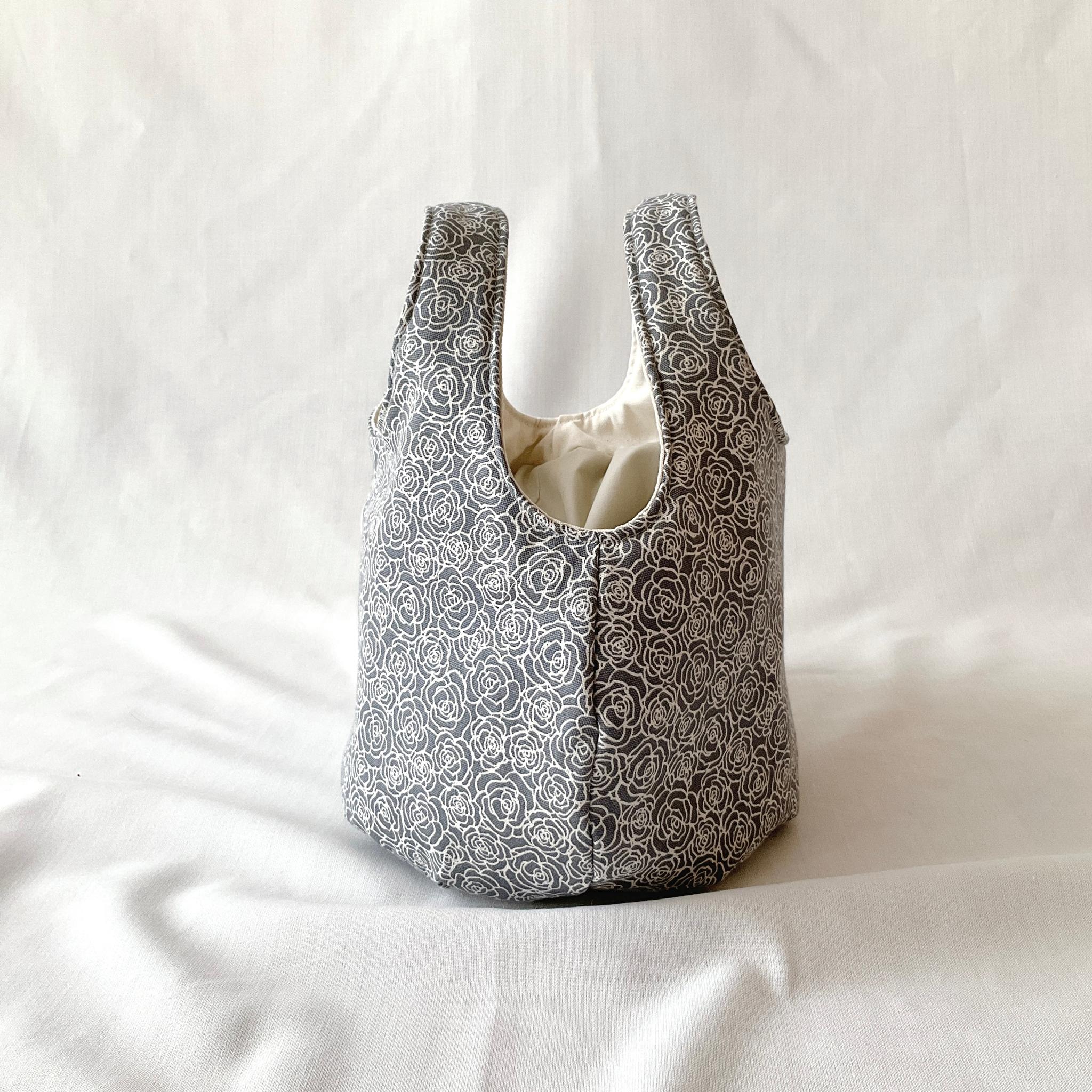 花柄の小さなころりんバッグ　Sサイズ　中身が見えないのが嬉しい | 5枚目