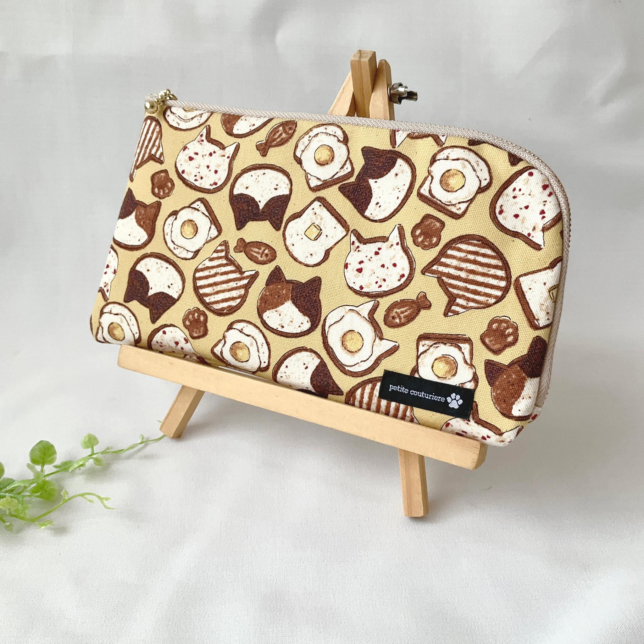 お薬手帳が入るL字ファスナーのポーチ お薬手帳 通帳ケース フラットポーチ マスクポーチ ねこ | 2枚目