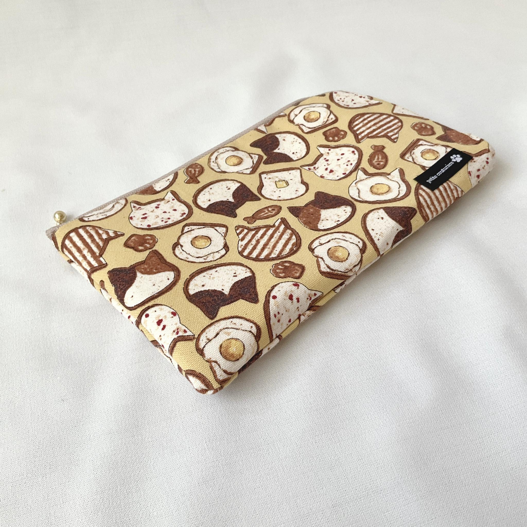 お薬手帳が入るL字ファスナーのポーチ お薬手帳 通帳ケース フラットポーチ マスクポーチ ねこ | 6枚目