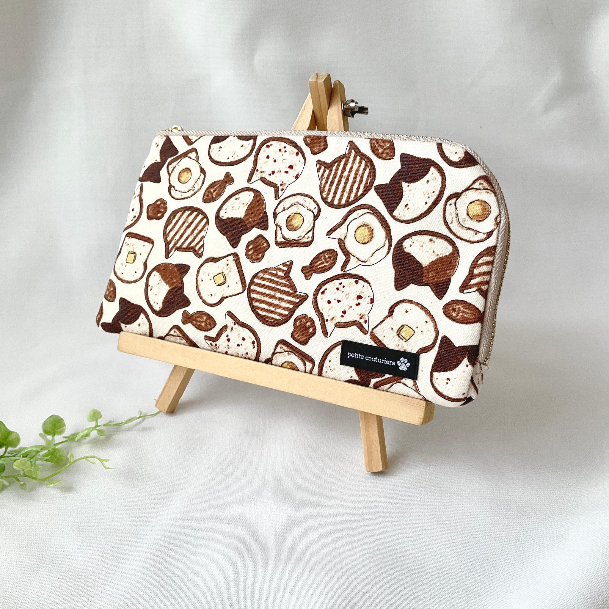 お薬手帳が入るL字ファスナーのポーチ お薬手帳 通帳ケース フラットポーチ マスクポーチ ねこ | 2枚目