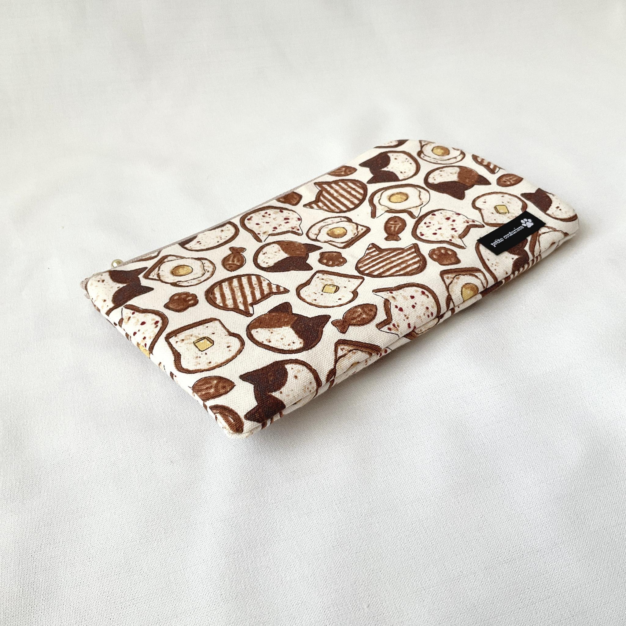 お薬手帳が入るL字ファスナーのポーチ お薬手帳 通帳ケース フラットポーチ マスクポーチ ねこ | 6枚目