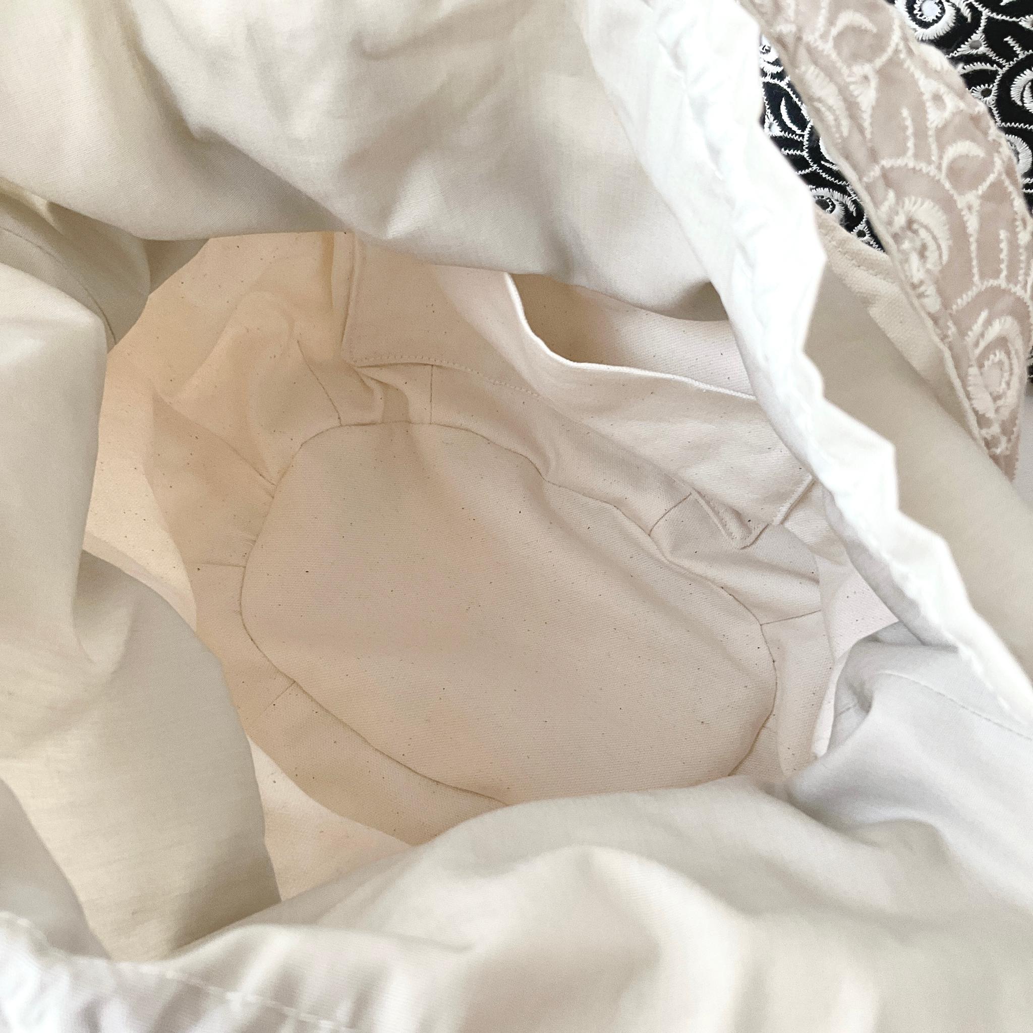 花柄刺繍の小さなころりんバッグ　Sサイズ　中身が見えないのが嬉しい | 8枚目