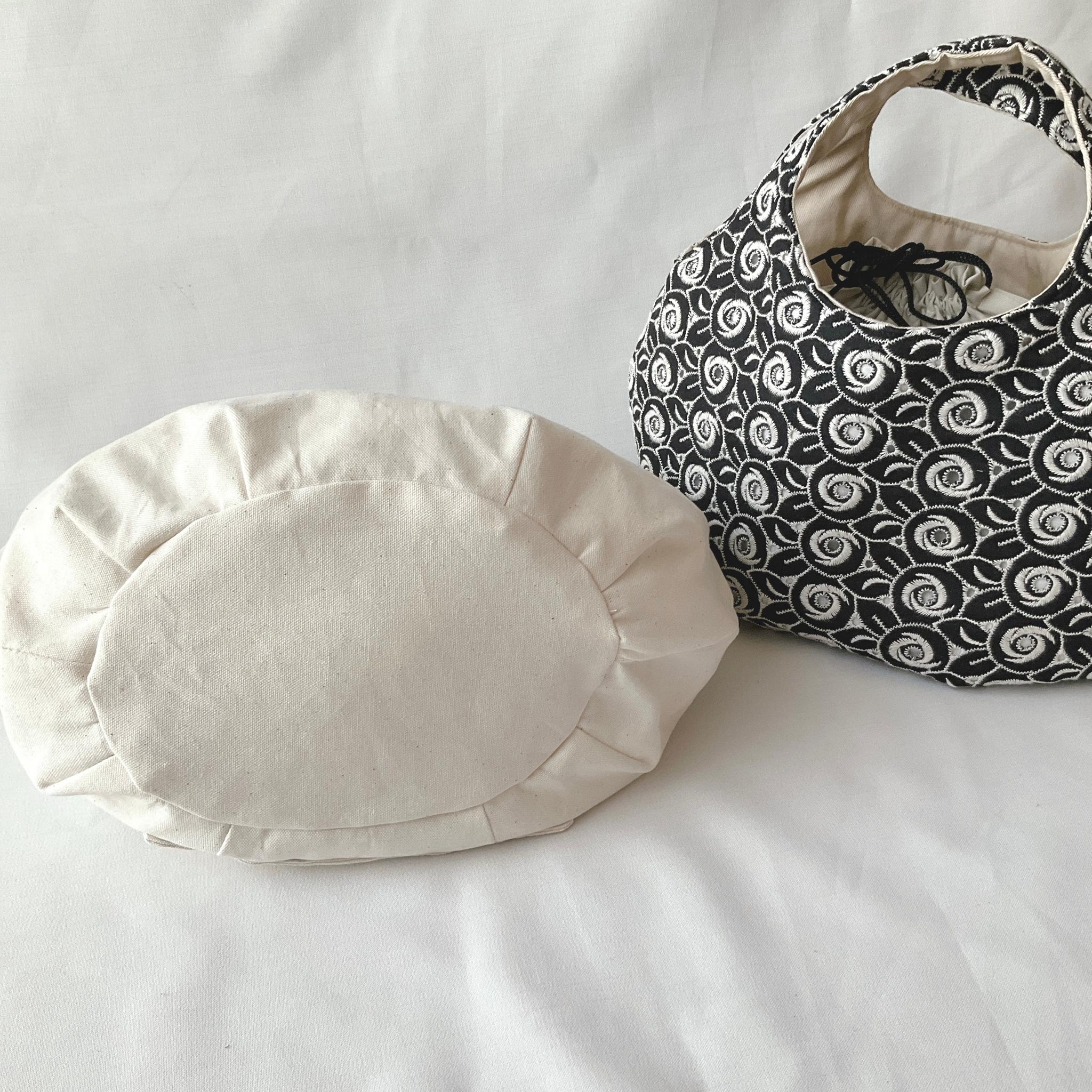 花柄刺繍の小さなころりんバッグ　Sサイズ　中身が見えないのが嬉しい | 7枚目