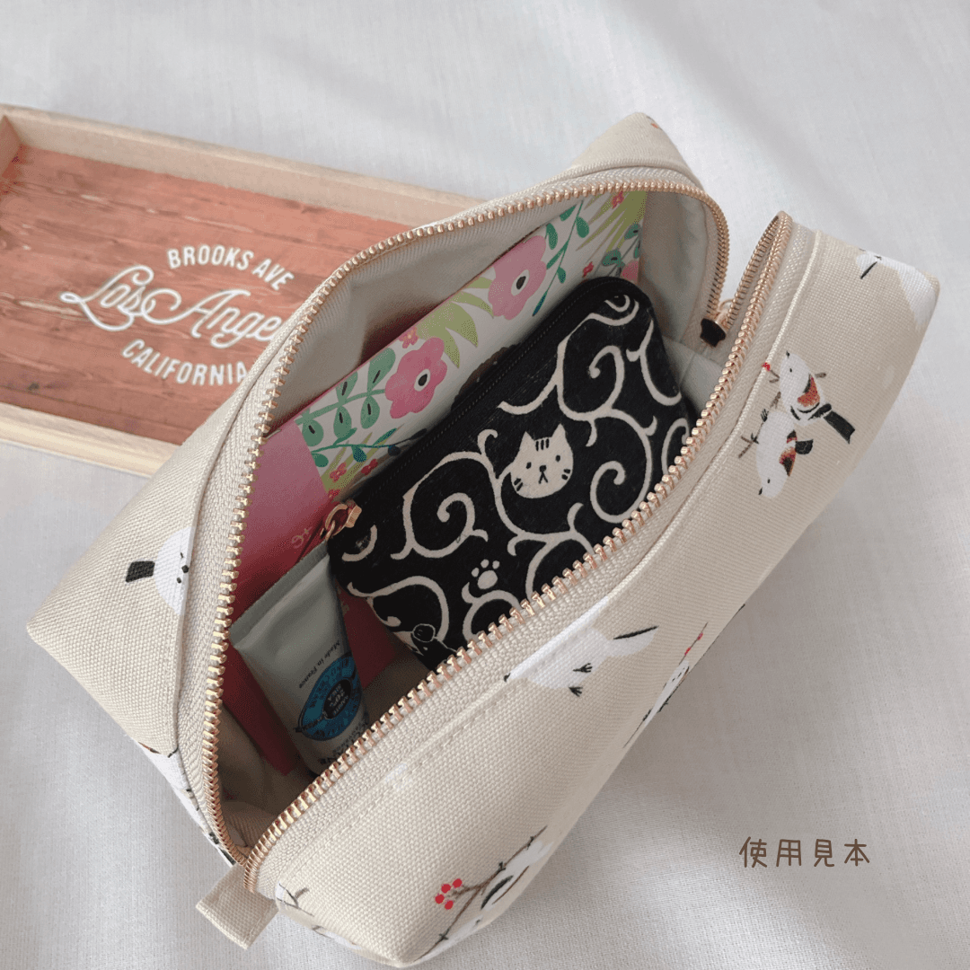 マチ付きでたっぷり入る　刺繍生地ローズ柄の長四角スクエアポーチ | 9枚目