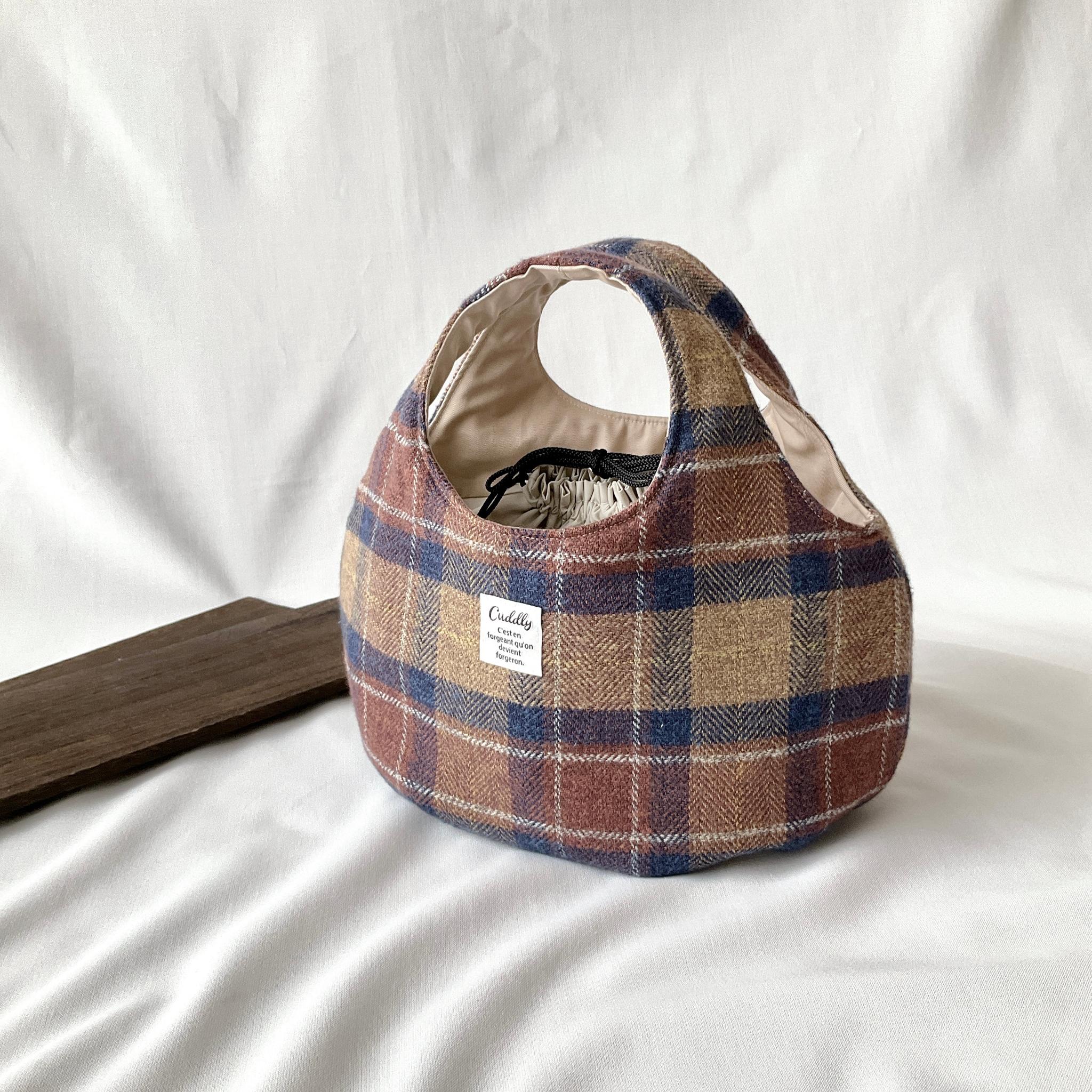 コットンツイードの小さなころりんバッグ　Sサイズ　中身が見えないのが嬉しい　ブラウン1枚目の画像