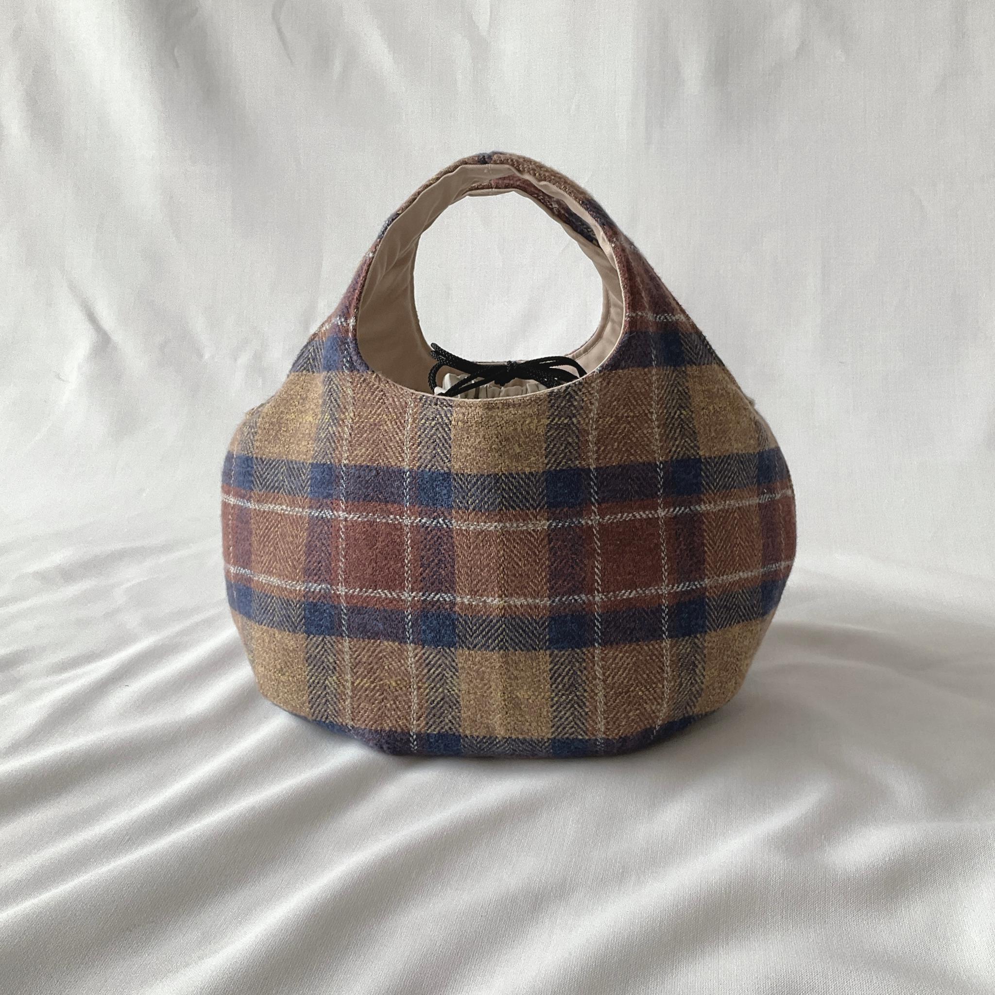 コットンツイードの小さなころりんバッグ　Sサイズ　中身が見えないのが嬉しい　ブラウン | 4枚目