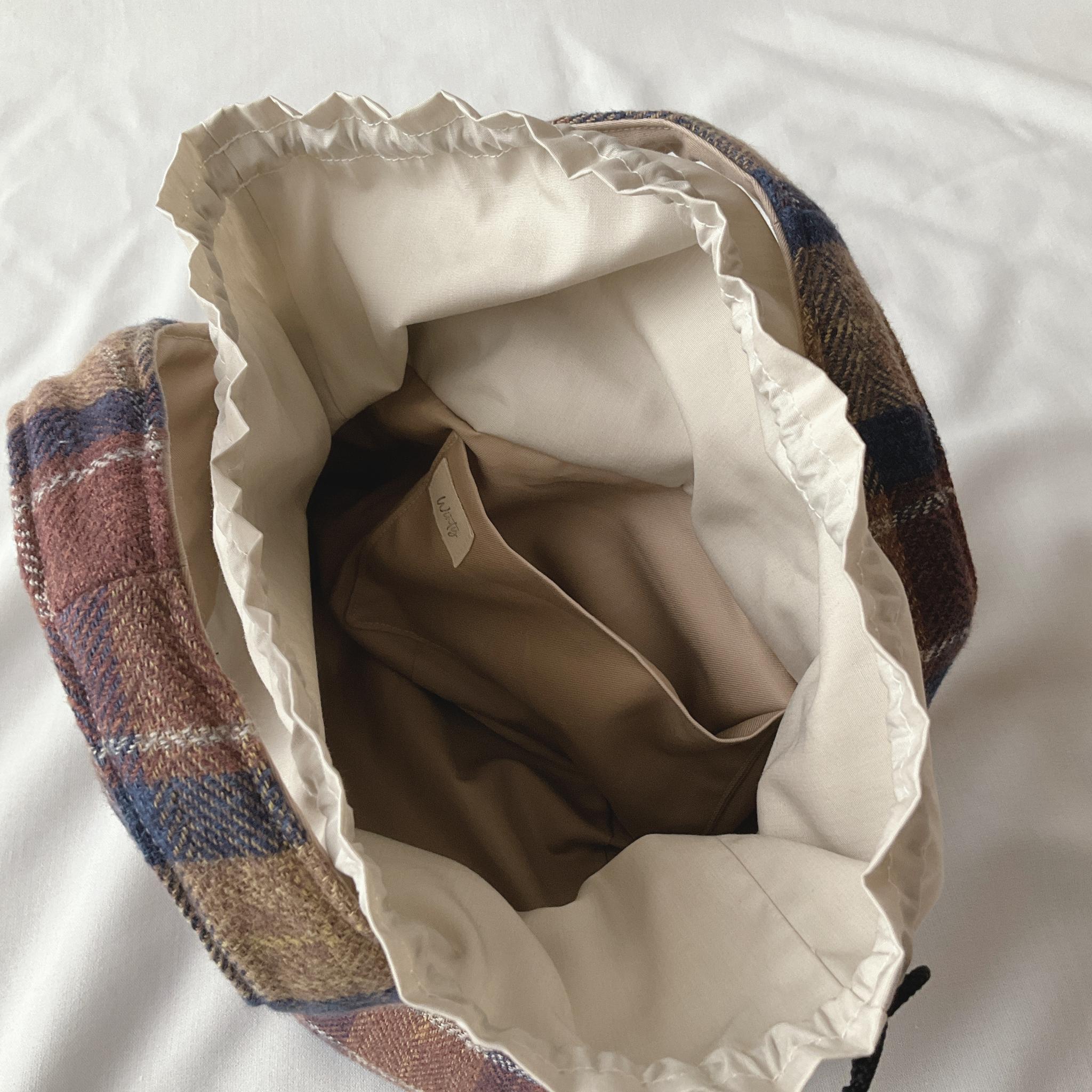 コットンツイードの小さなころりんバッグ　Sサイズ　中身が見えないのが嬉しい　ブラウン | 7枚目