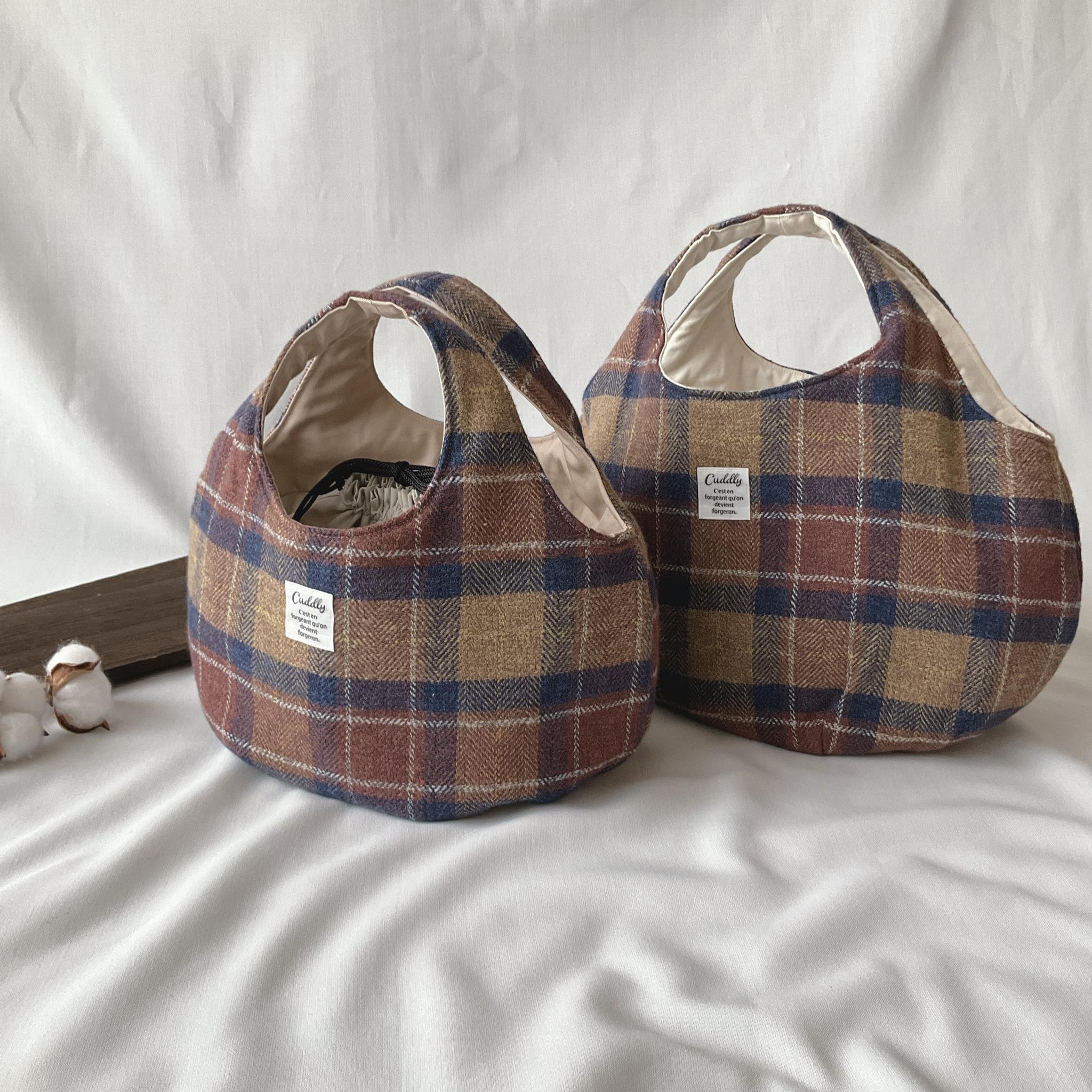 コットンツイードの小さなころりんバッグ　Sサイズ　中身が見えないのが嬉しい　ブラウン | 9枚目