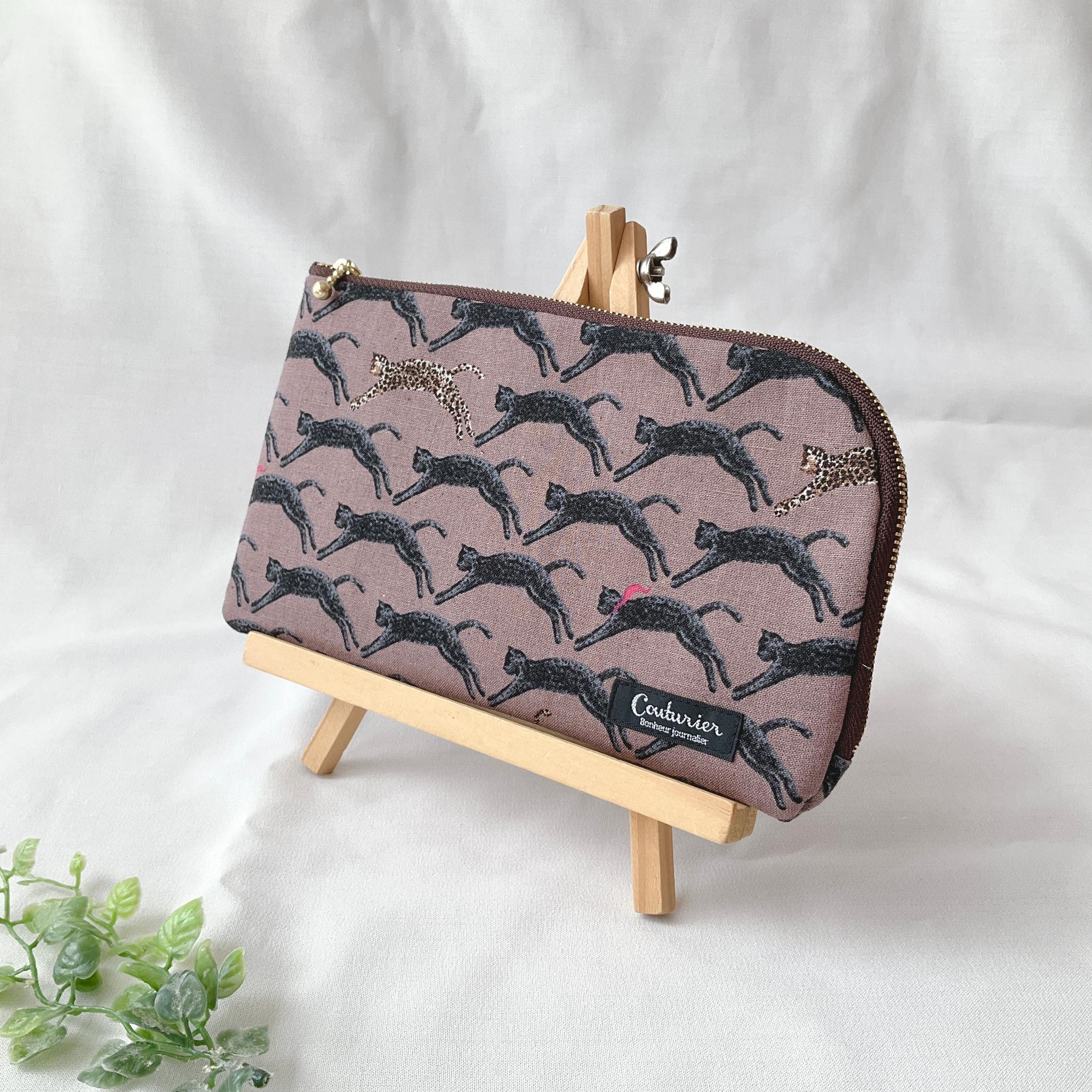 お薬手帳が入るL字ファスナーのポーチ お薬手帳 通帳ケース ヒョウ柄 | 2枚目