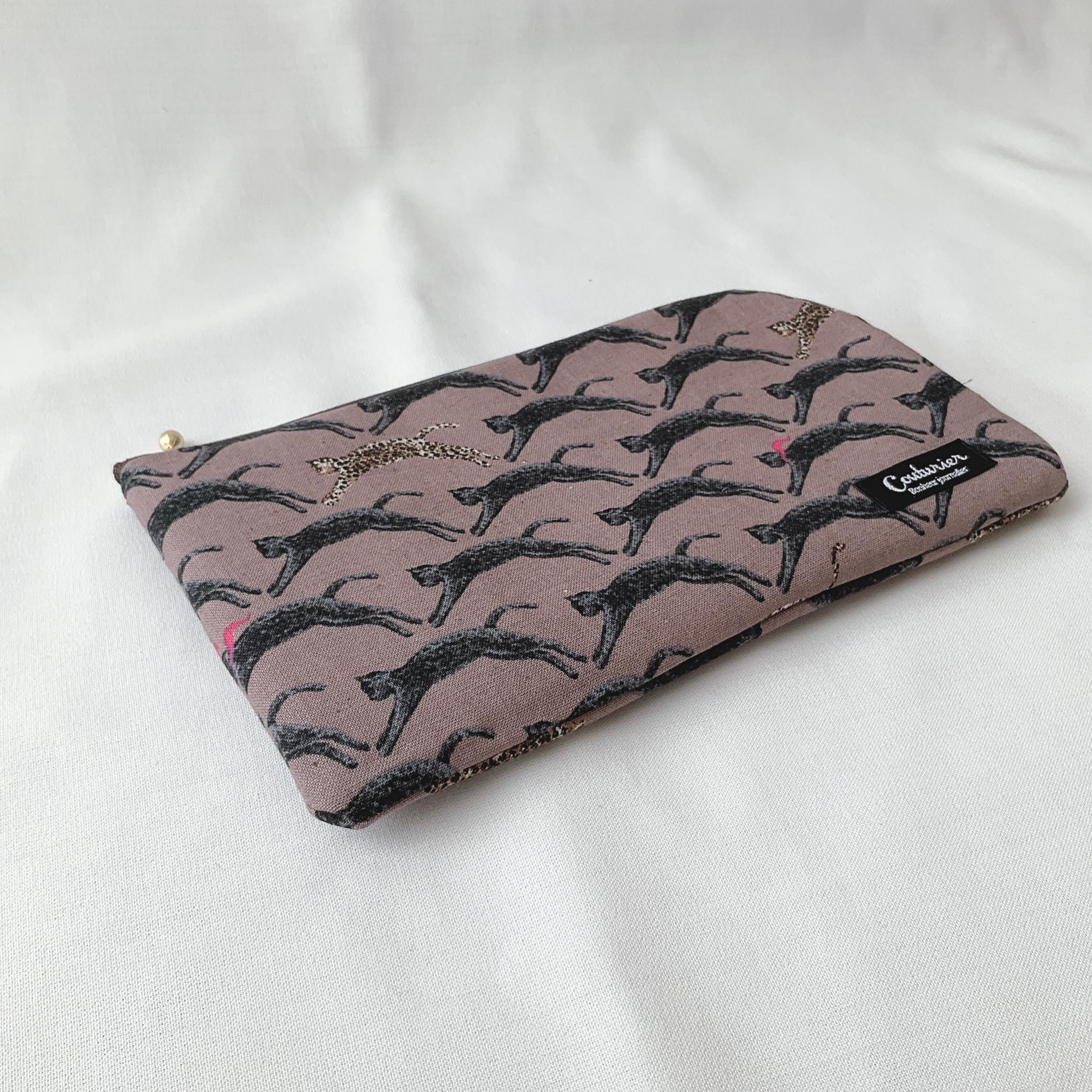 お薬手帳が入るL字ファスナーのポーチ お薬手帳 通帳ケース ヒョウ柄 | 4枚目