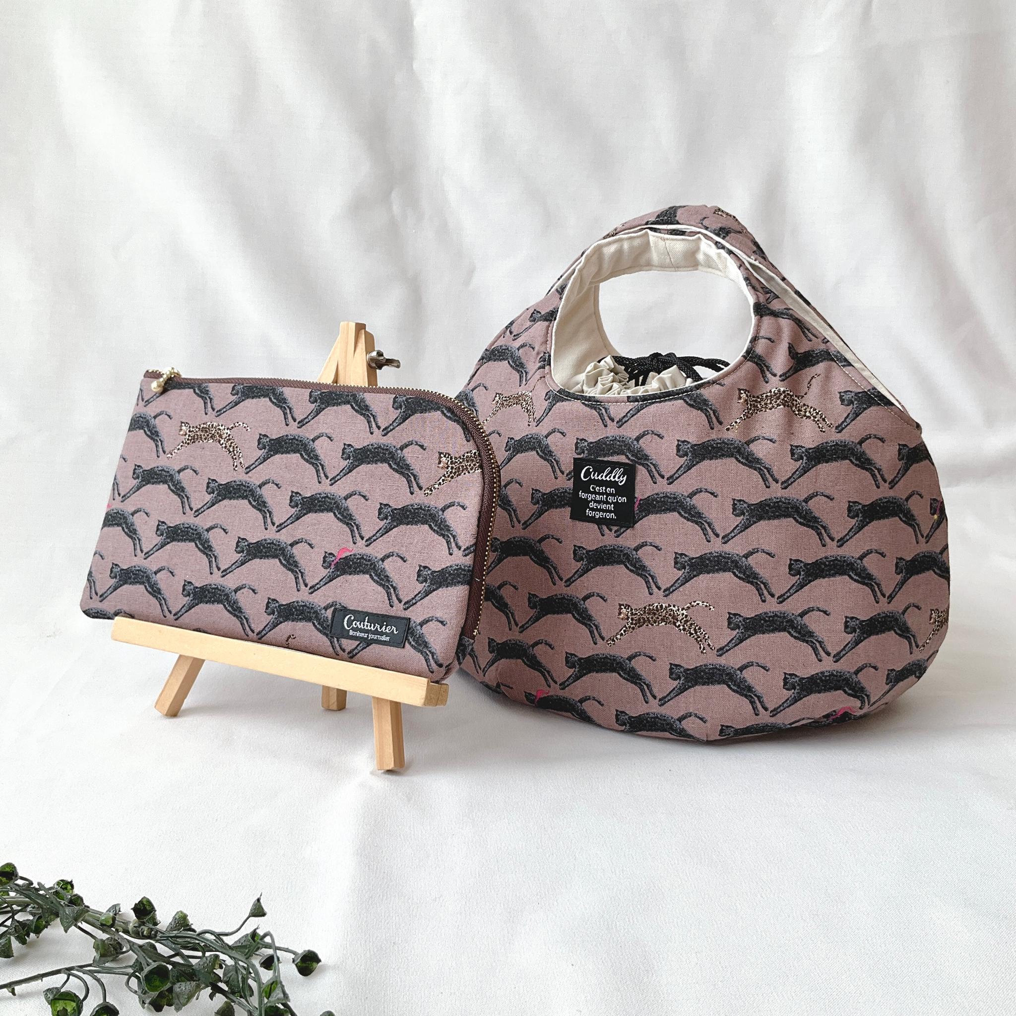 お薬手帳が入るL字ファスナーのポーチ お薬手帳 通帳ケース ヒョウ柄 | 8枚目