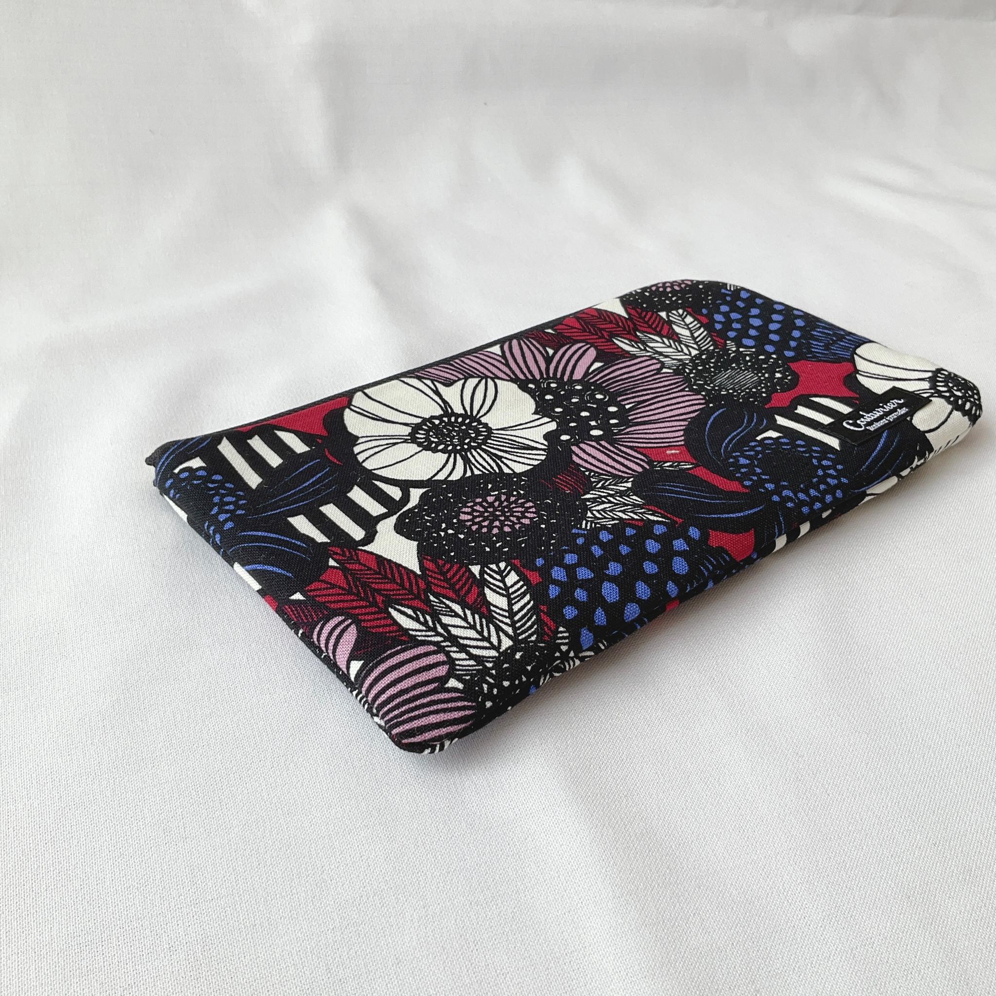 お薬手帳が入るL字ファスナーのポーチ お薬手帳 通帳ケース　北欧柄 | 4枚目