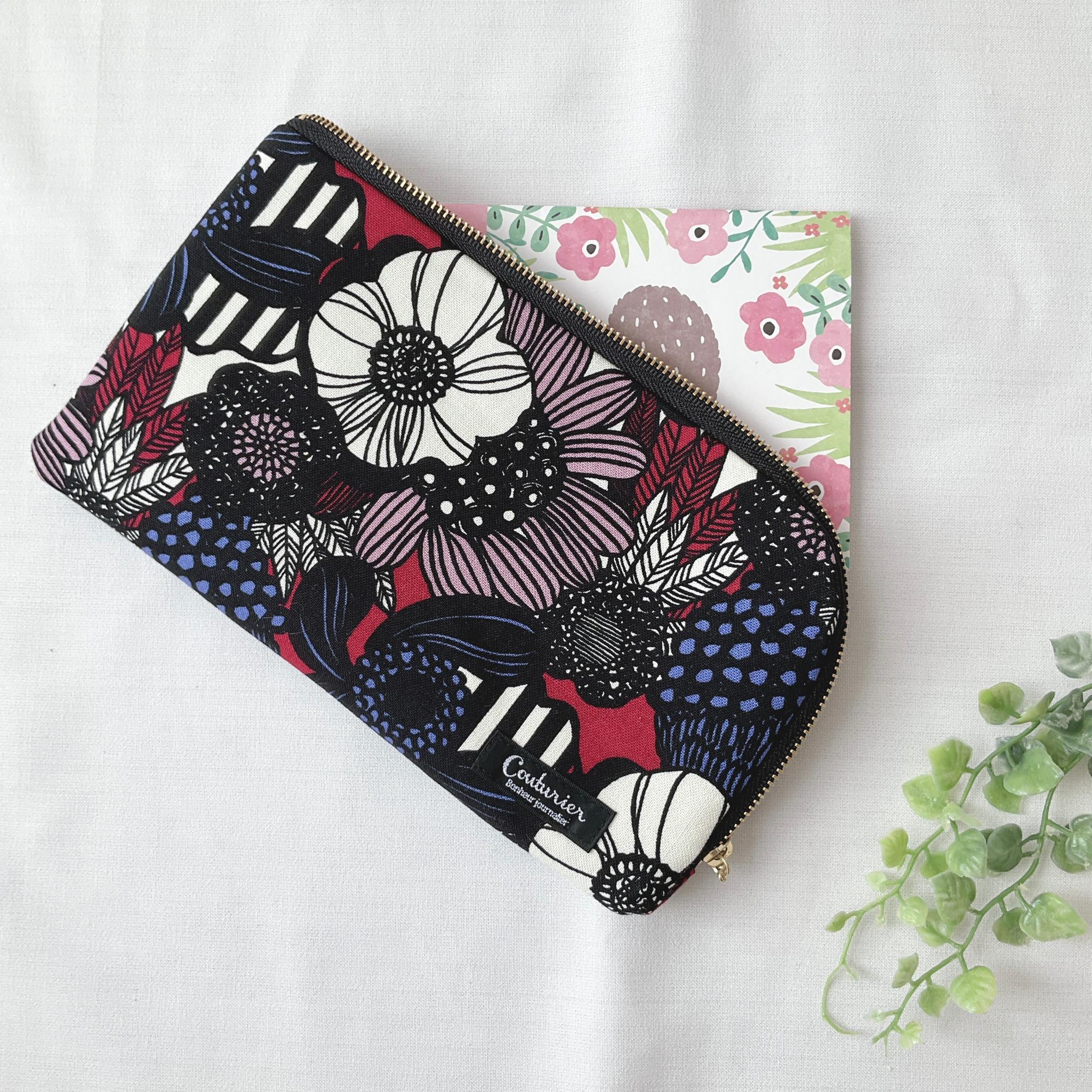 お薬手帳が入るL字ファスナーのポーチ お薬手帳 通帳ケース　北欧柄 | 6枚目