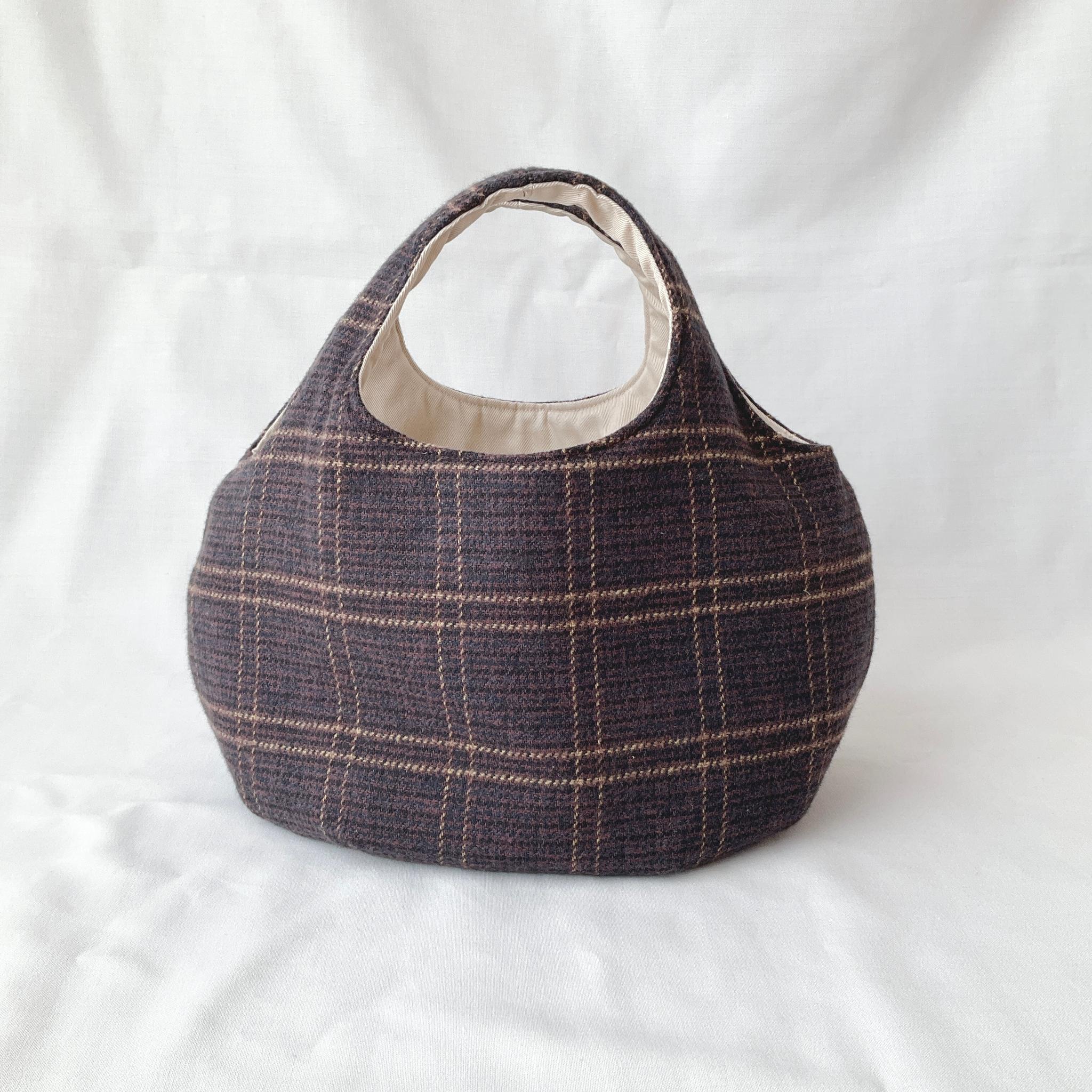 コットンツイードの小さなころりんバッグ　Sサイズ　中身が見えないのが嬉しい　ダークブラウン | 5枚目